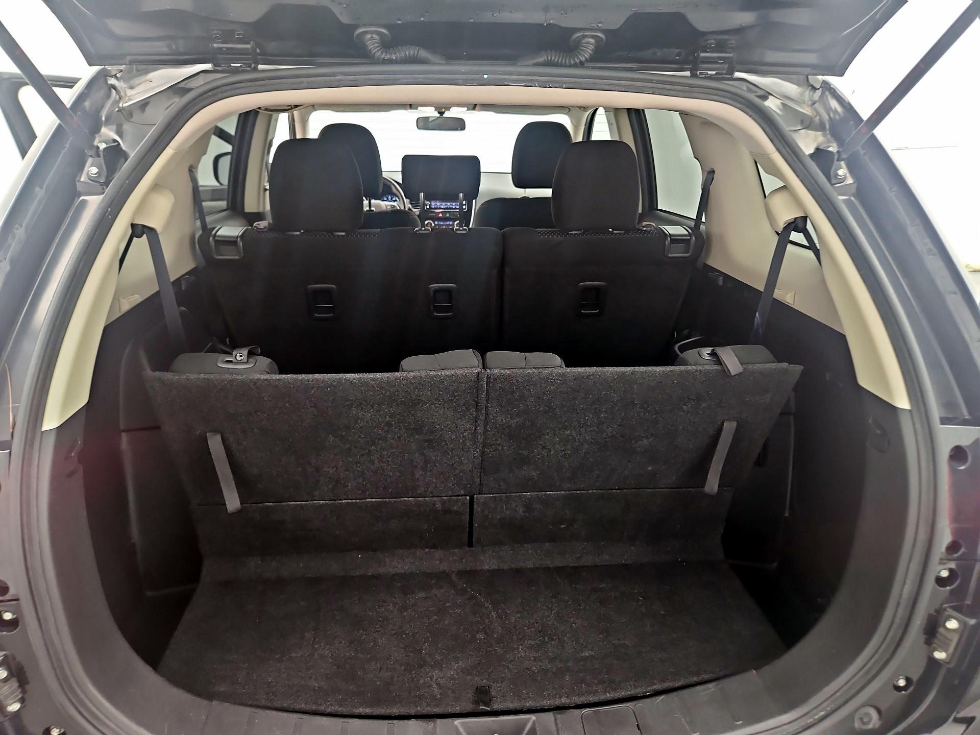 Thumbnail: 2017 Mitsubishi Outlander - 20