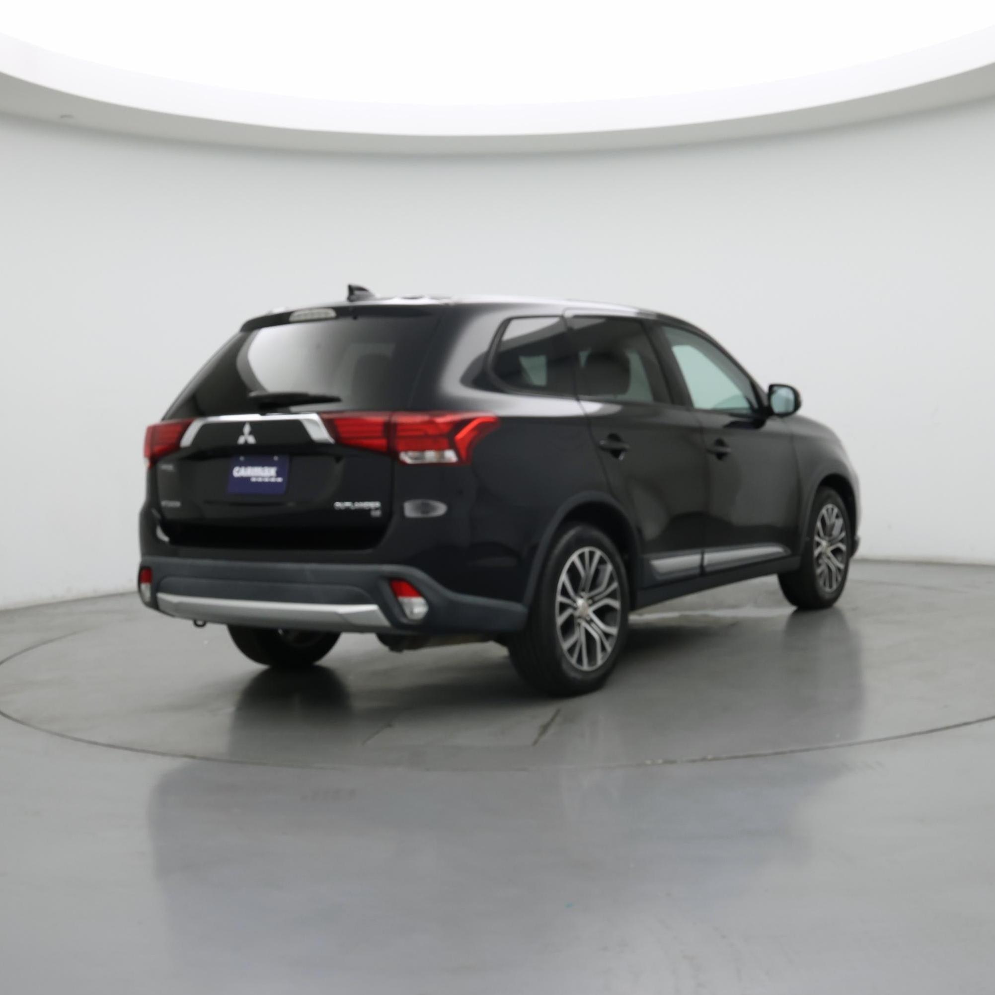 Thumbnail: 2017 Mitsubishi Outlander - 8