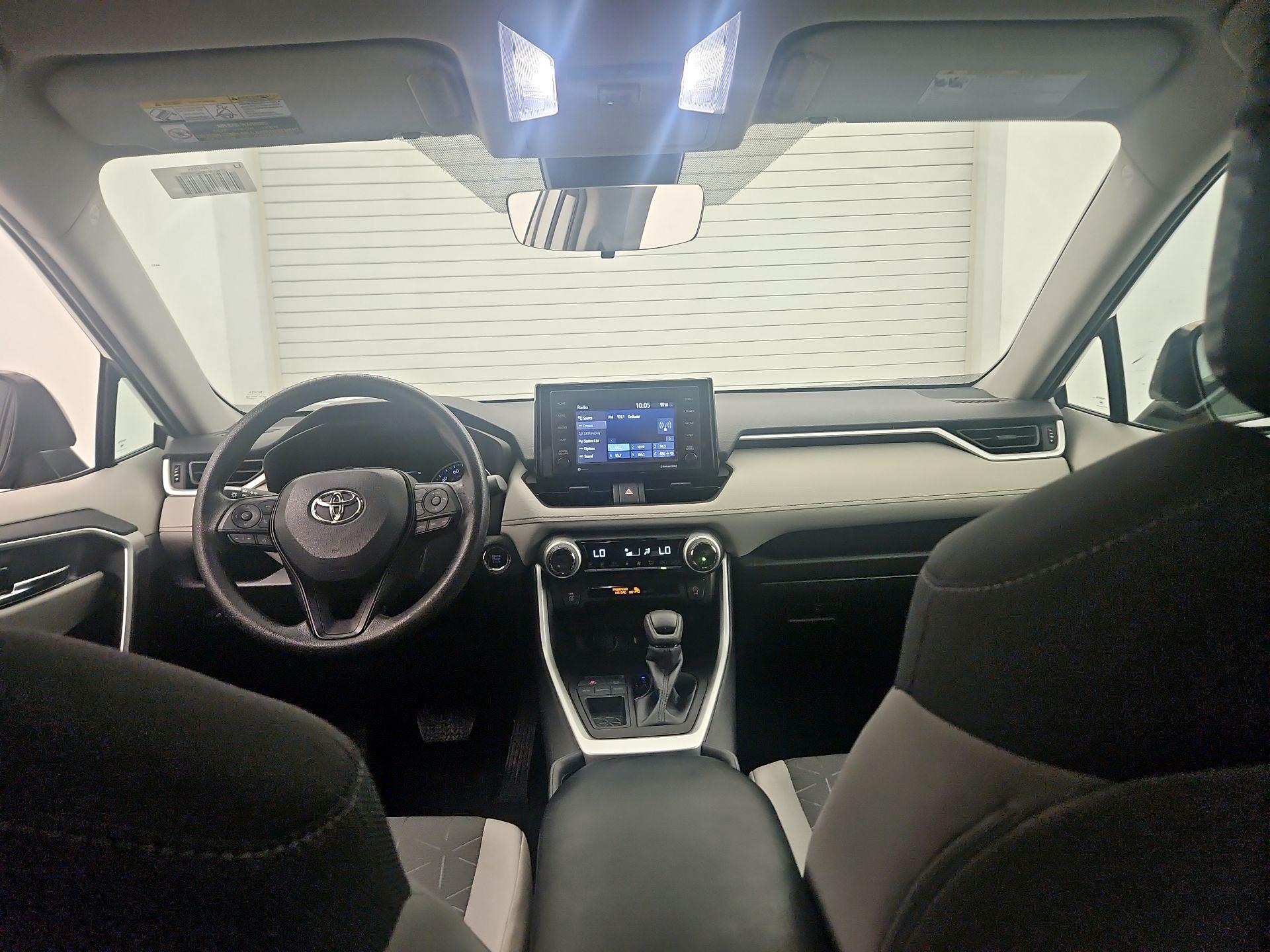 Thumbnail: 2022 Toyota RAV4 - 9