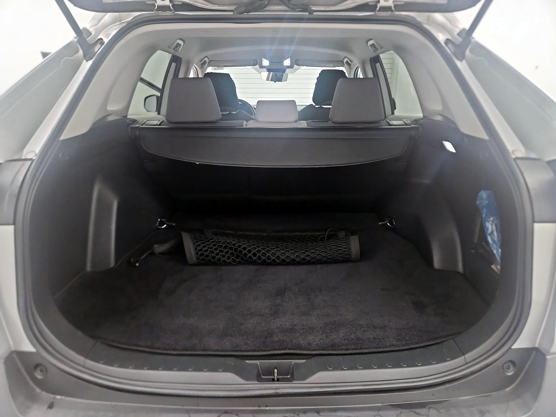 Thumbnail: 2022 Toyota RAV4 - 20