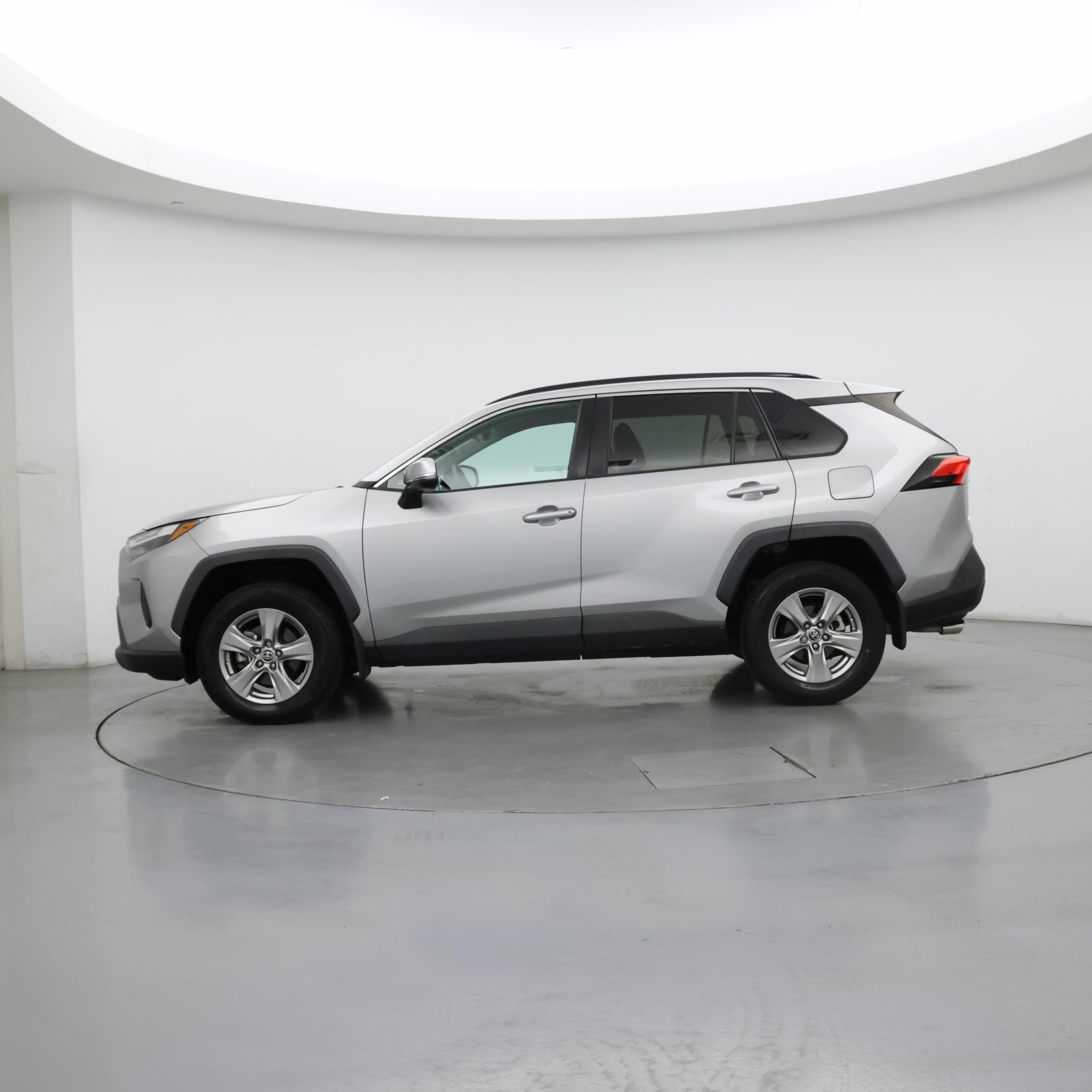 Thumbnail: 2022 Toyota RAV4 - 3