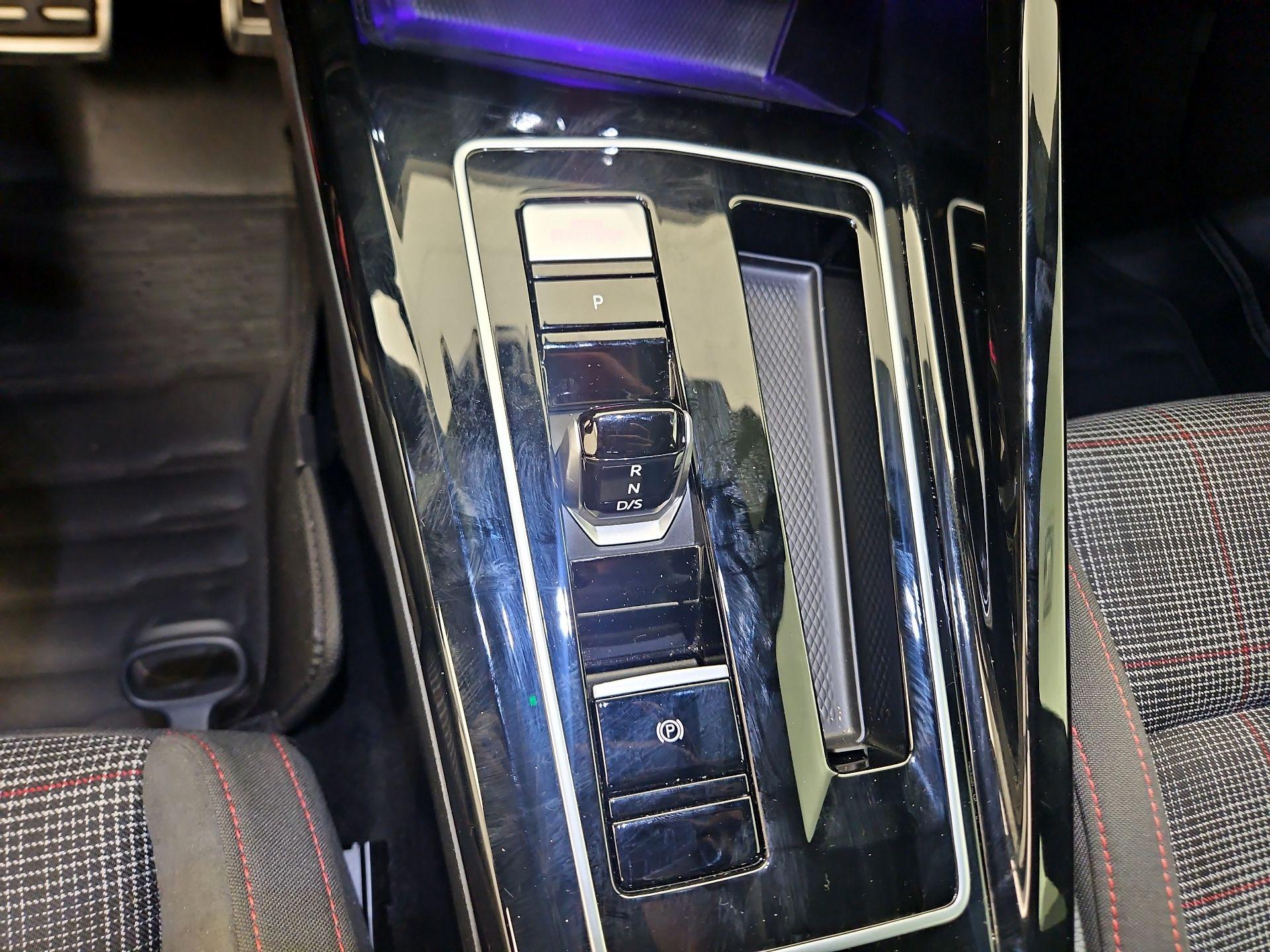 Thumbnail: 2024 Volkswagen Golf - 17