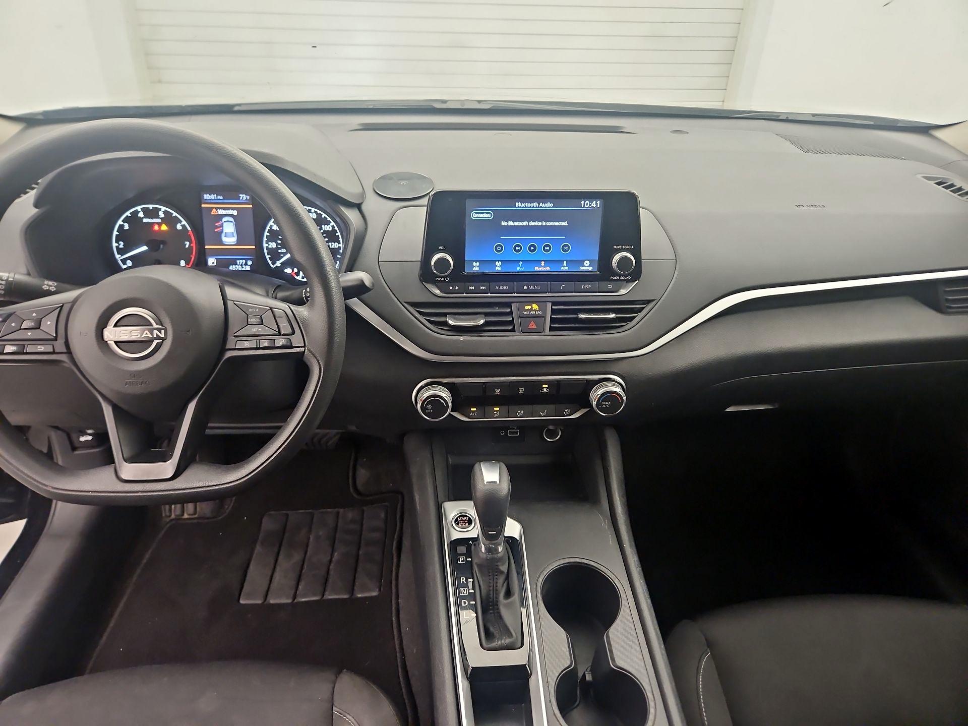 Thumbnail: 2023 Nissan Altima - 9