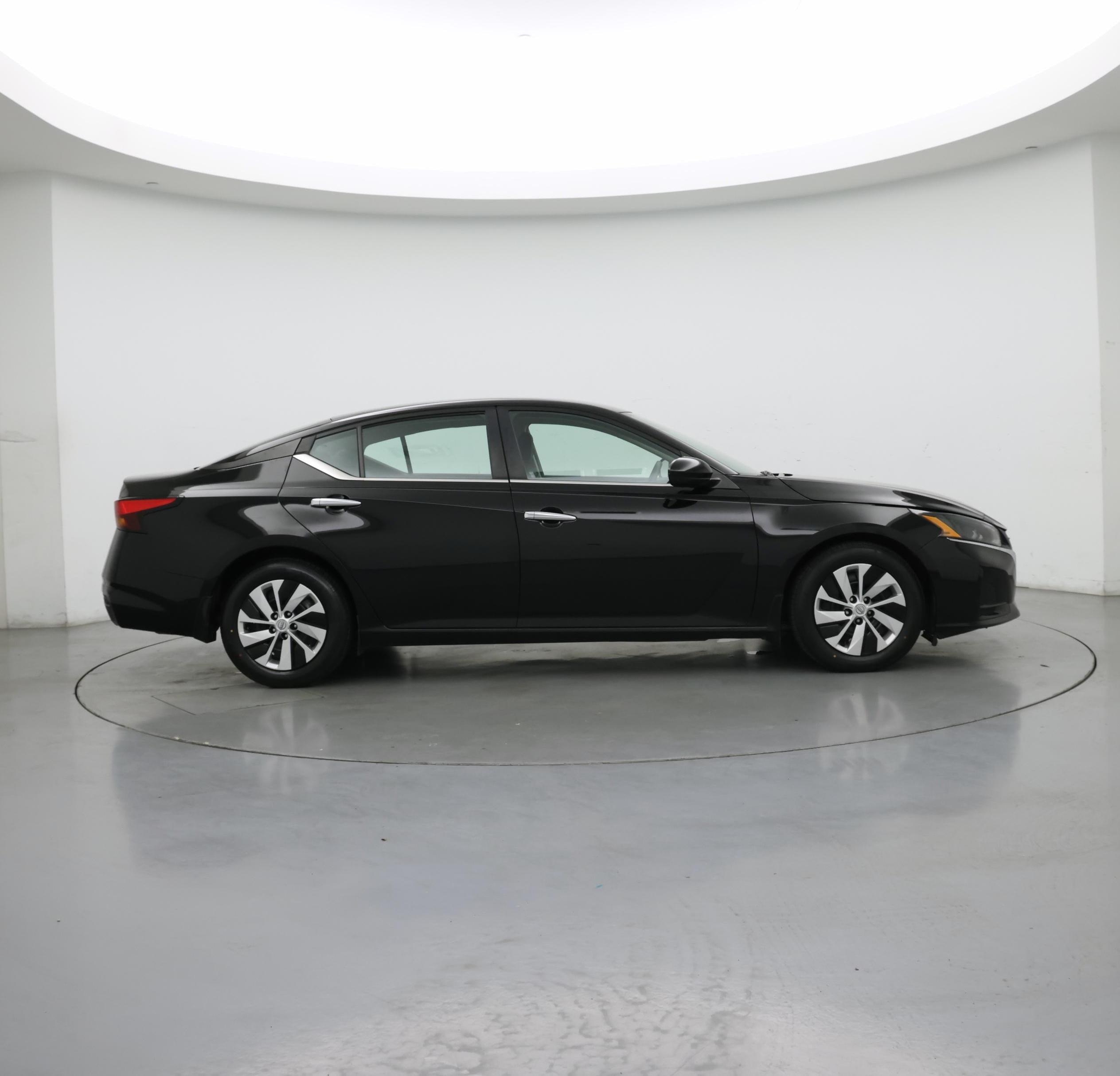 Thumbnail: 2023 Nissan Altima - 7