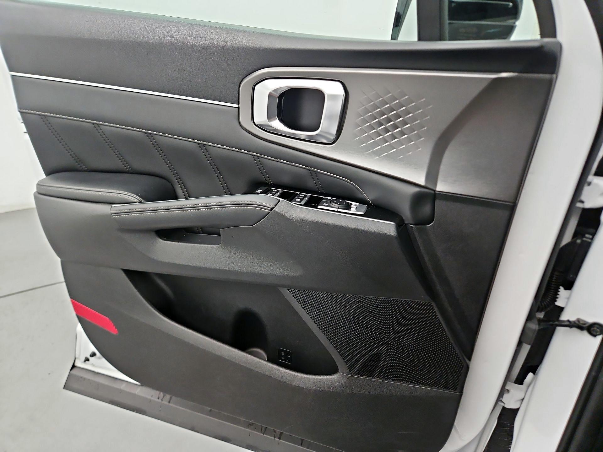 Thumbnail: 2021 Kia Sorento - 12