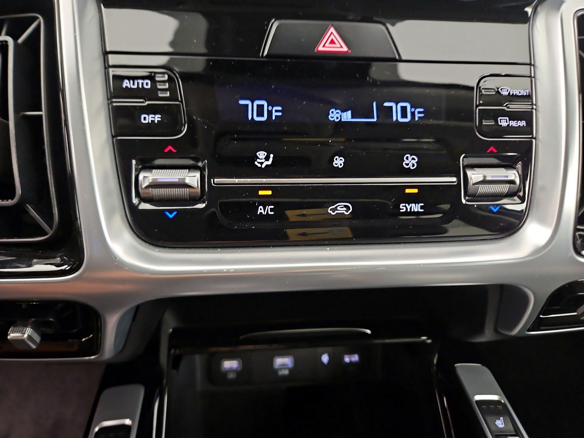 Thumbnail: 2021 Kia Sorento - 17