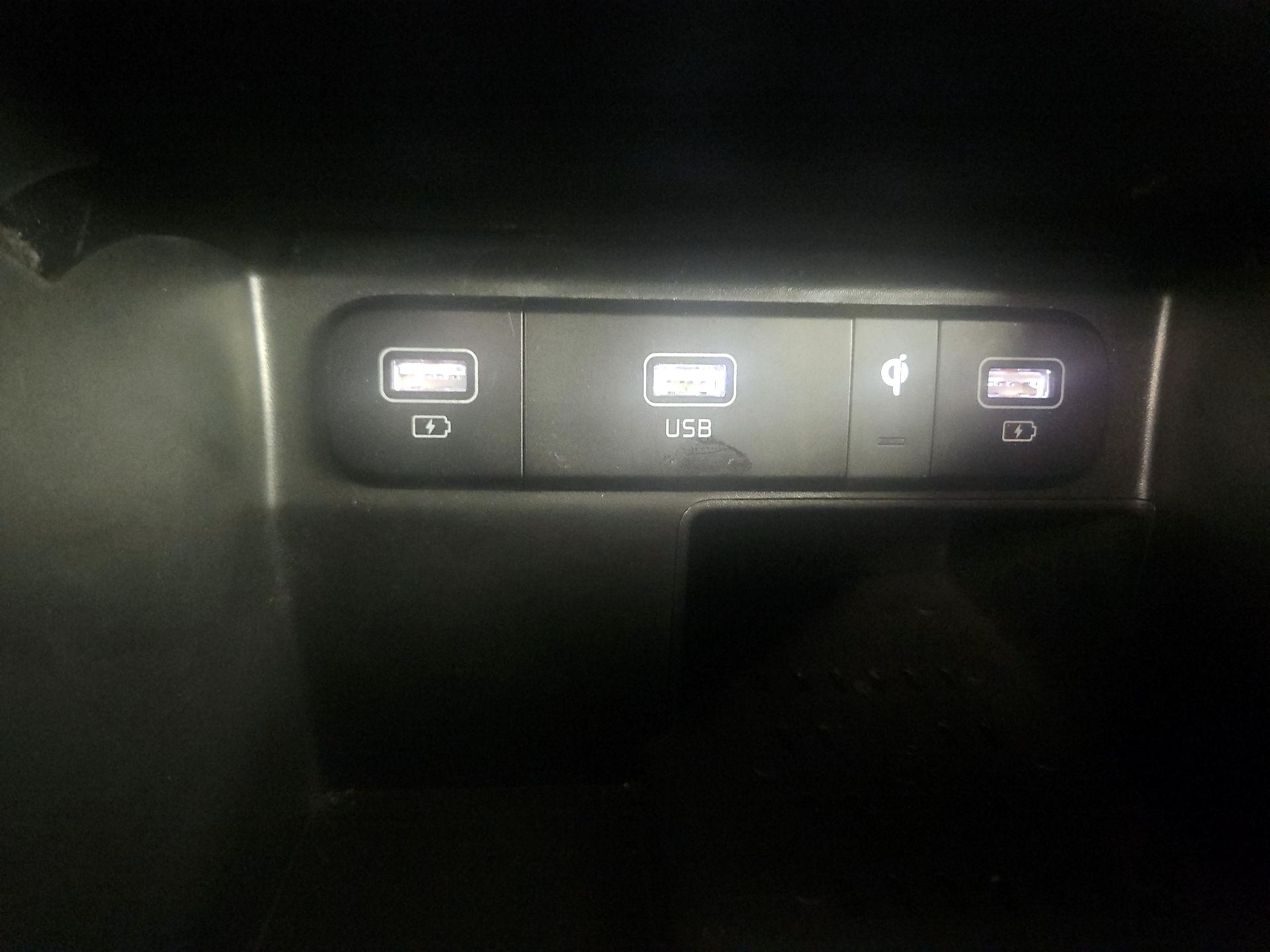 Thumbnail: 2021 Kia Sorento - 19