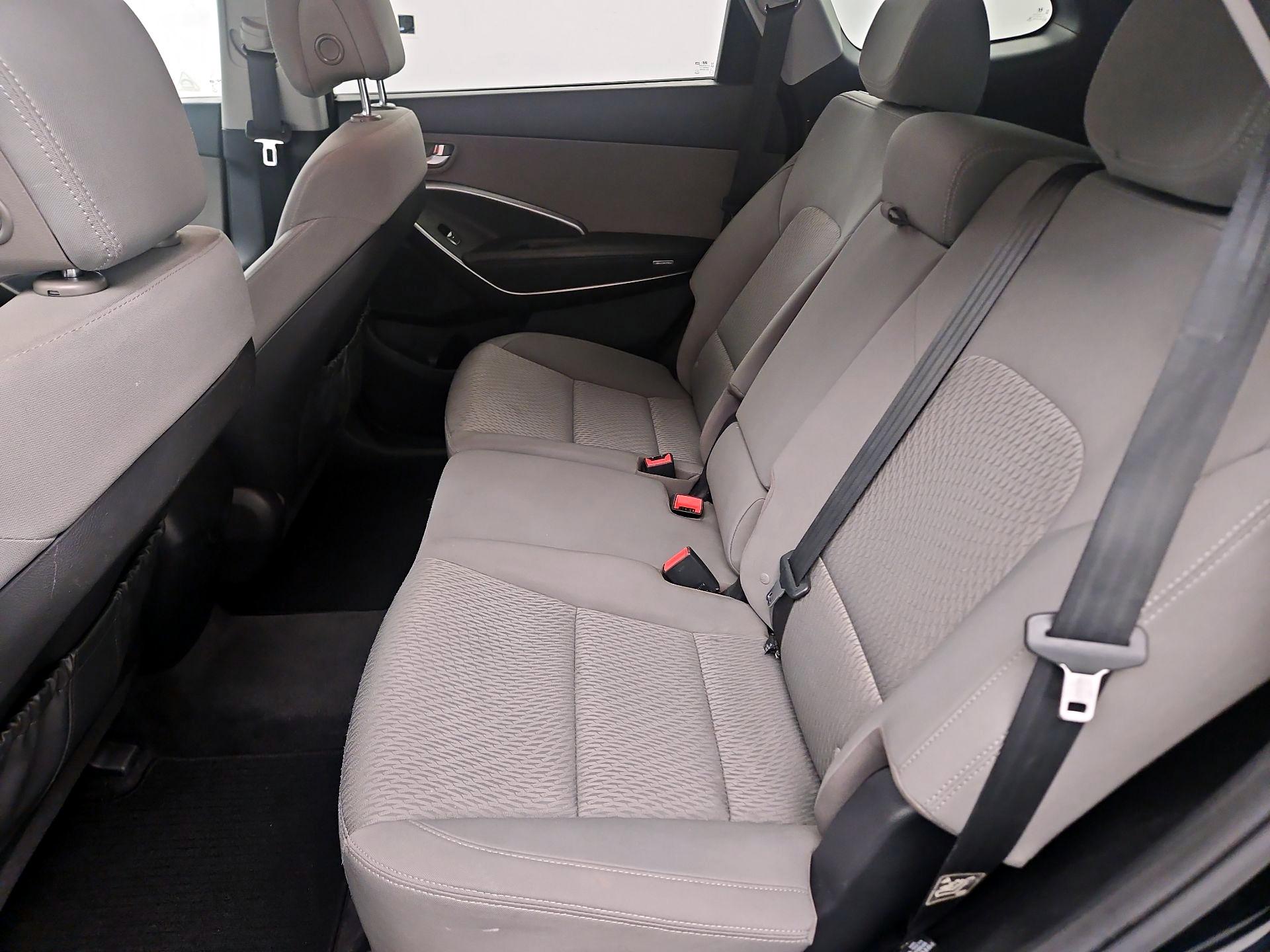 Thumbnail: 2019 Hyundai Santa Fe - 18