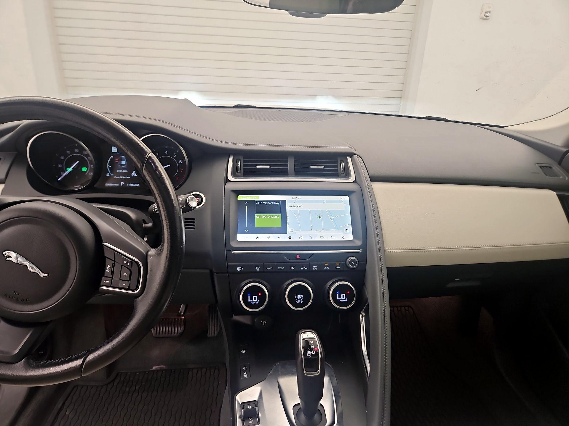 Thumbnail: 2019 Jaguar E-Pace - 9