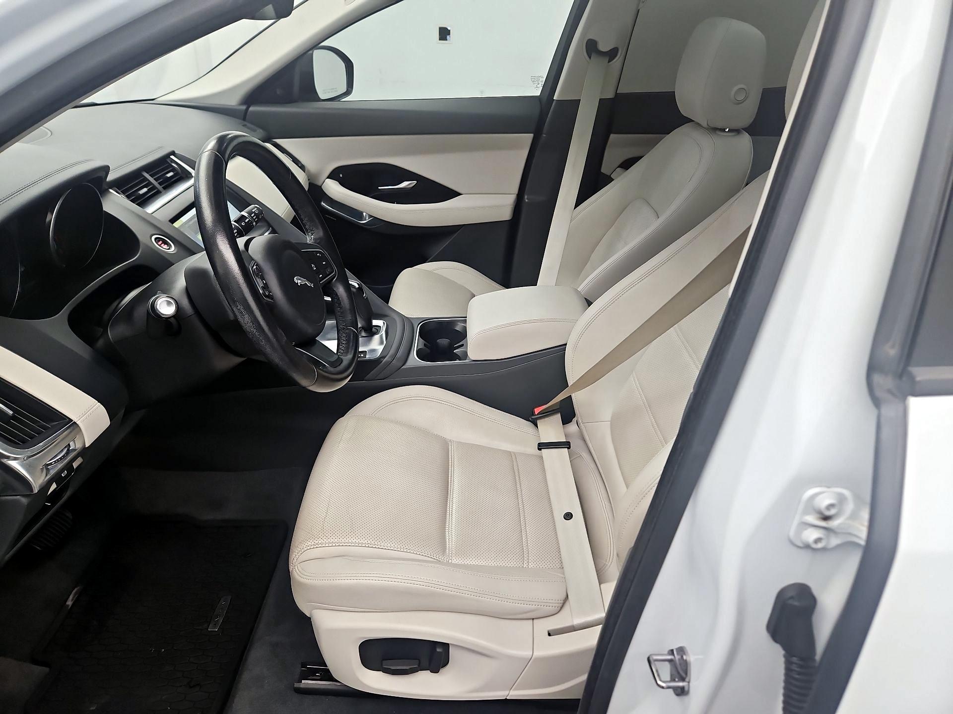 Thumbnail: 2019 Jaguar E-Pace - 11