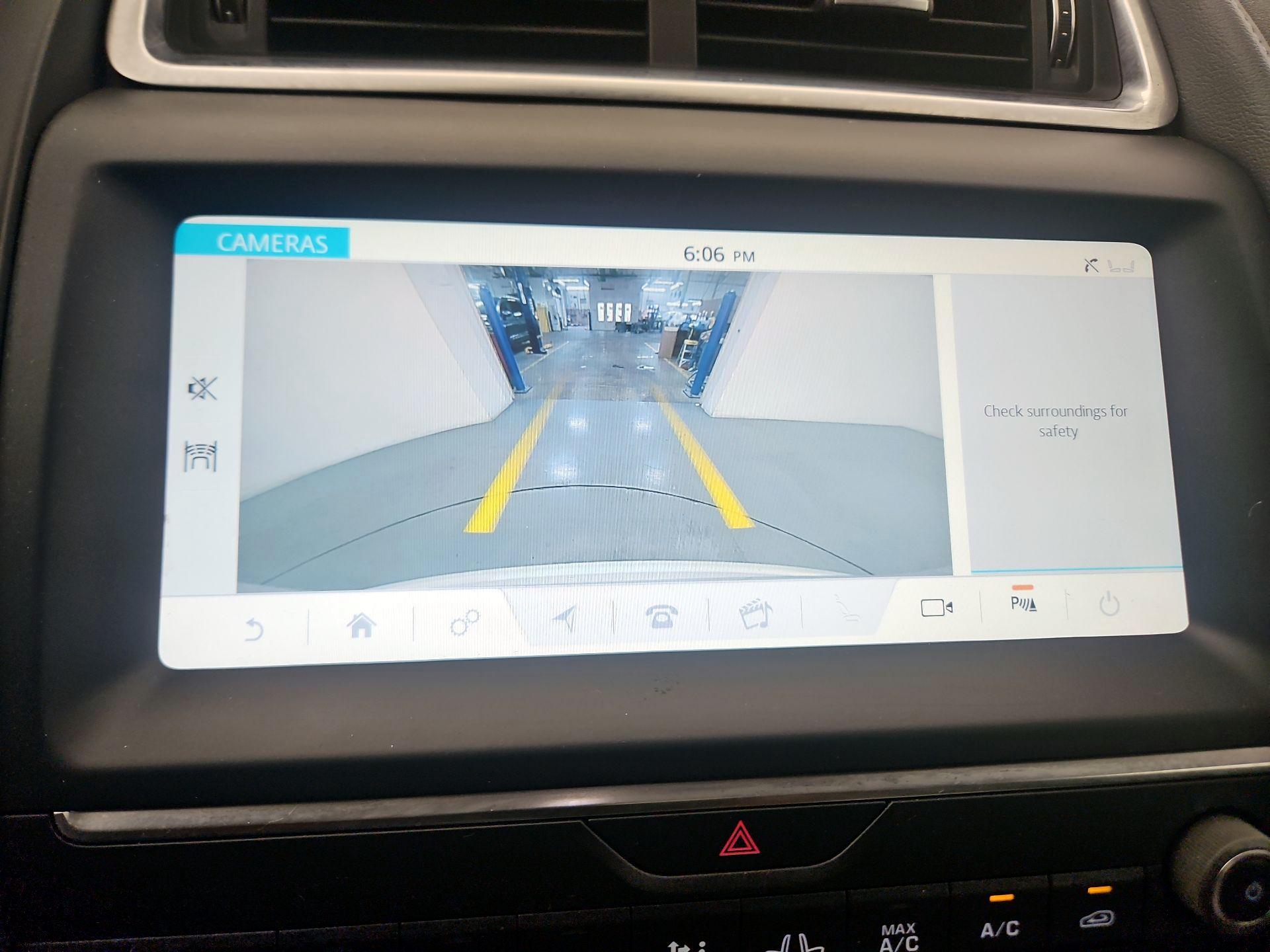 Thumbnail: 2019 Jaguar E-Pace - 15