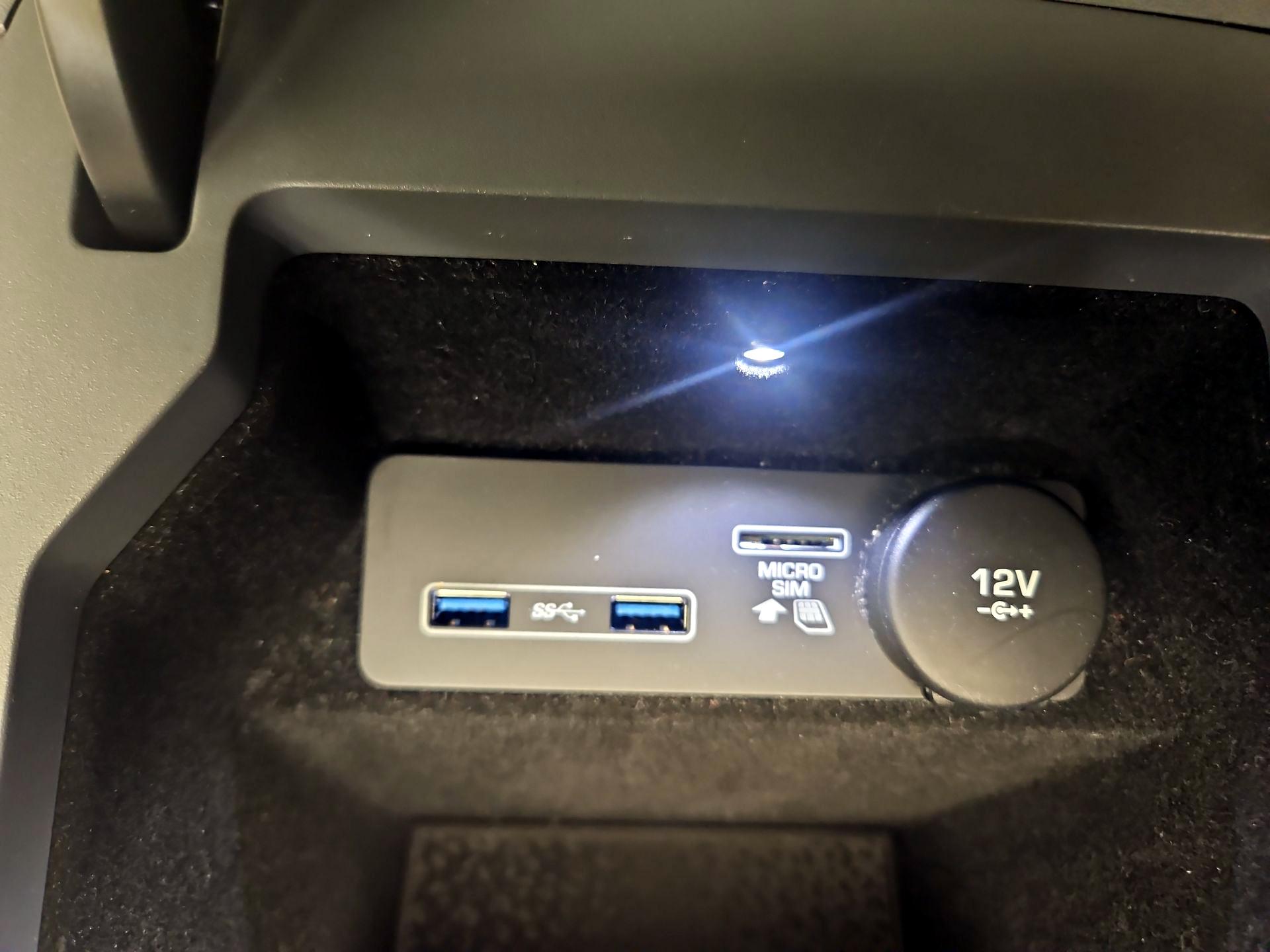 Thumbnail: 2019 Jaguar E-Pace - 19