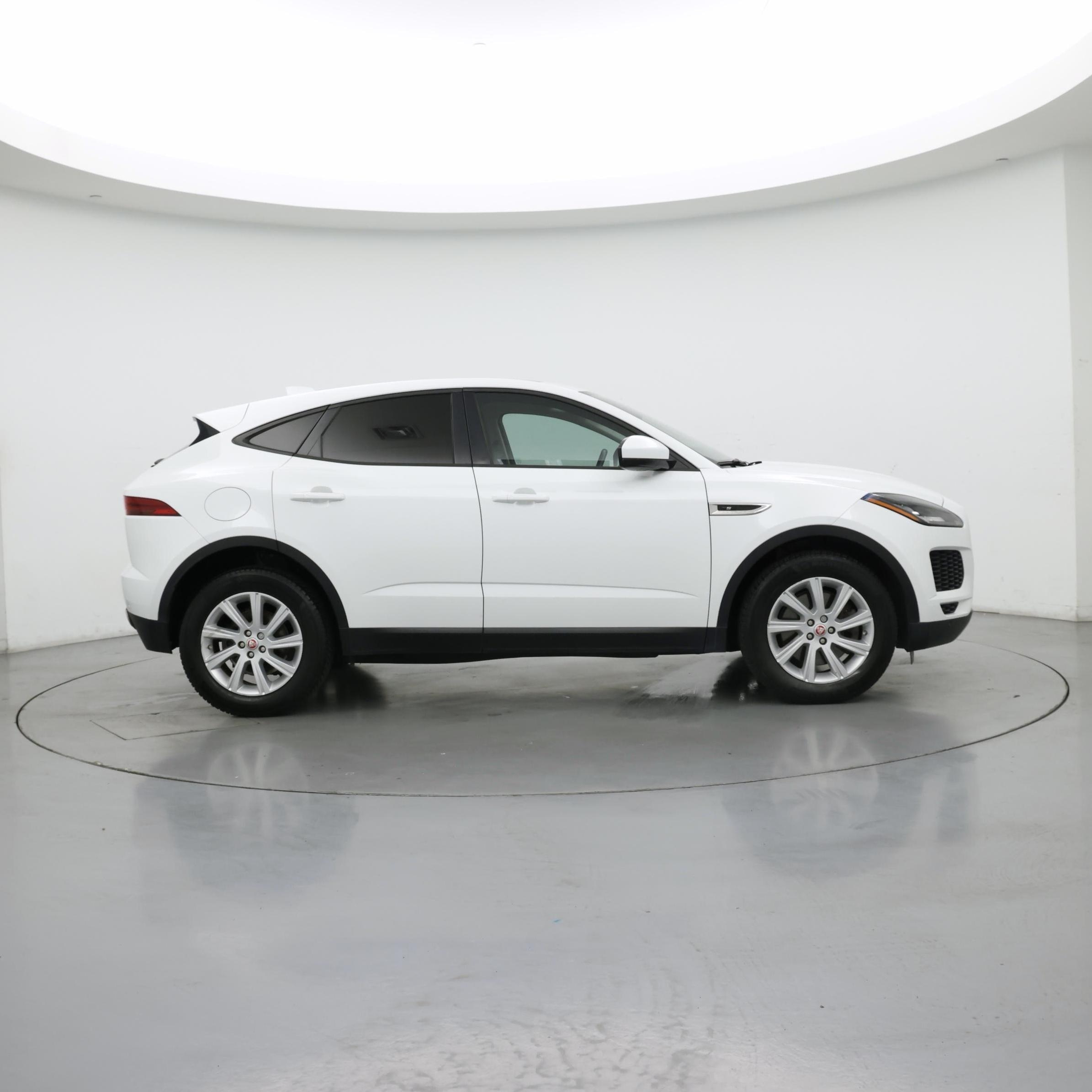 Thumbnail: 2019 Jaguar E-Pace - 7
