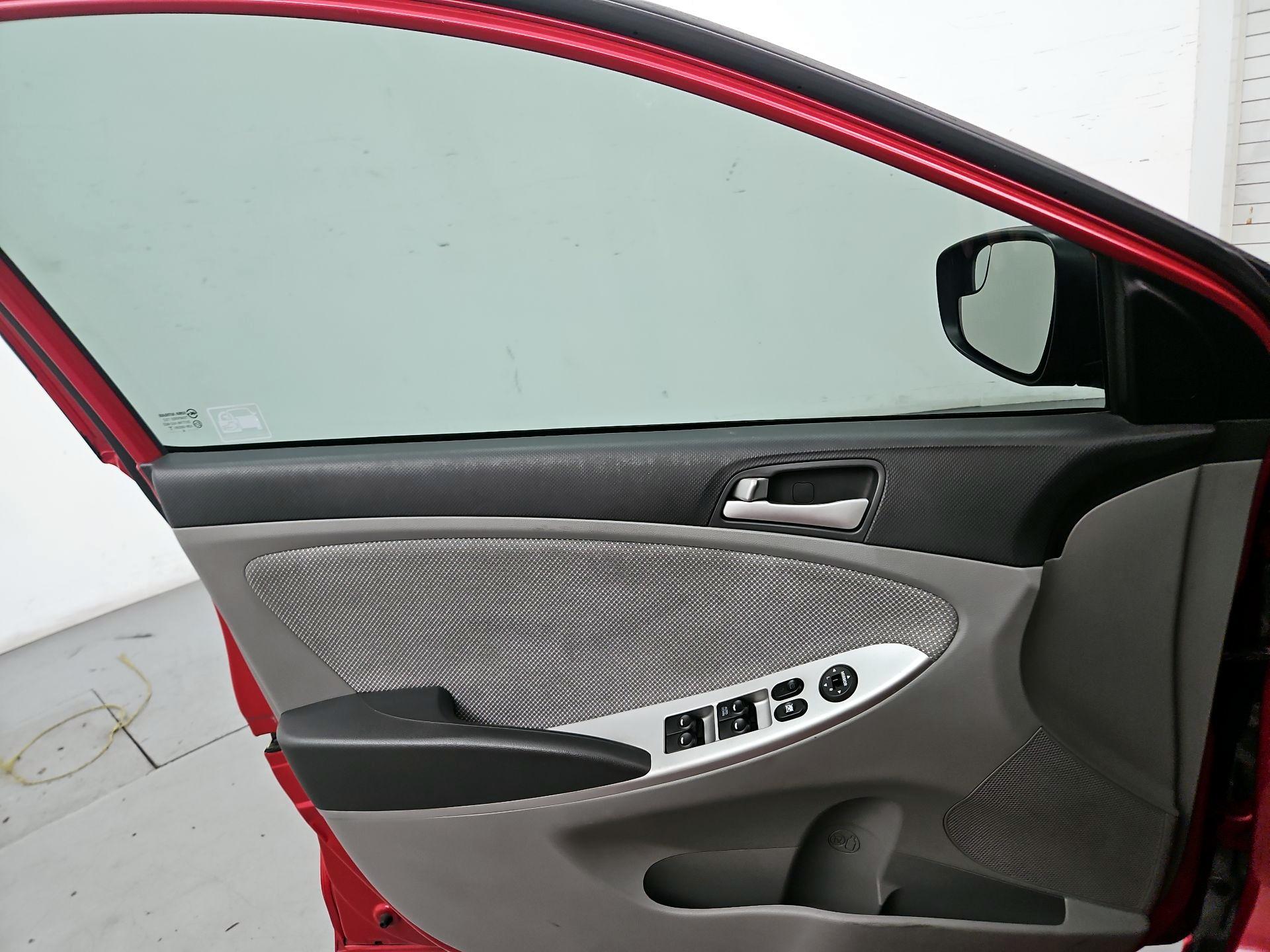 Thumbnail: 2014 Hyundai Accent - 12