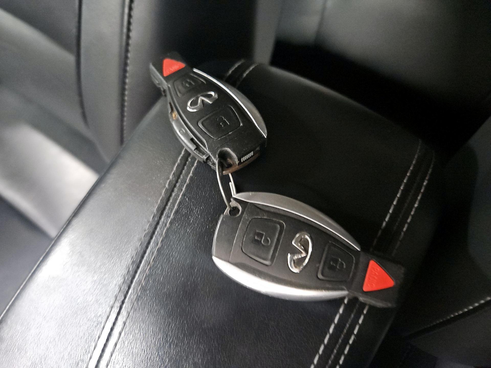 Thumbnail: 2018 INFINITI QX30 - 19