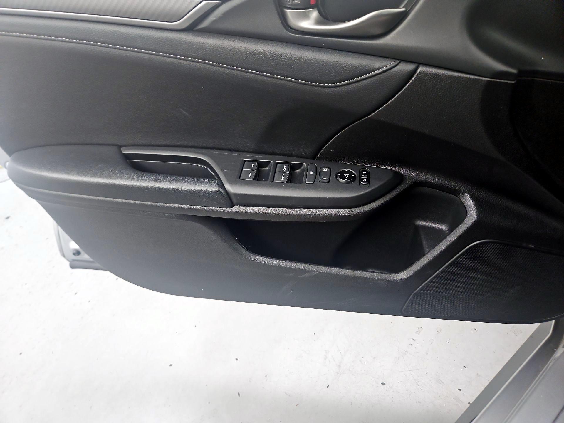 Thumbnail: 2017 Honda Civic - 12