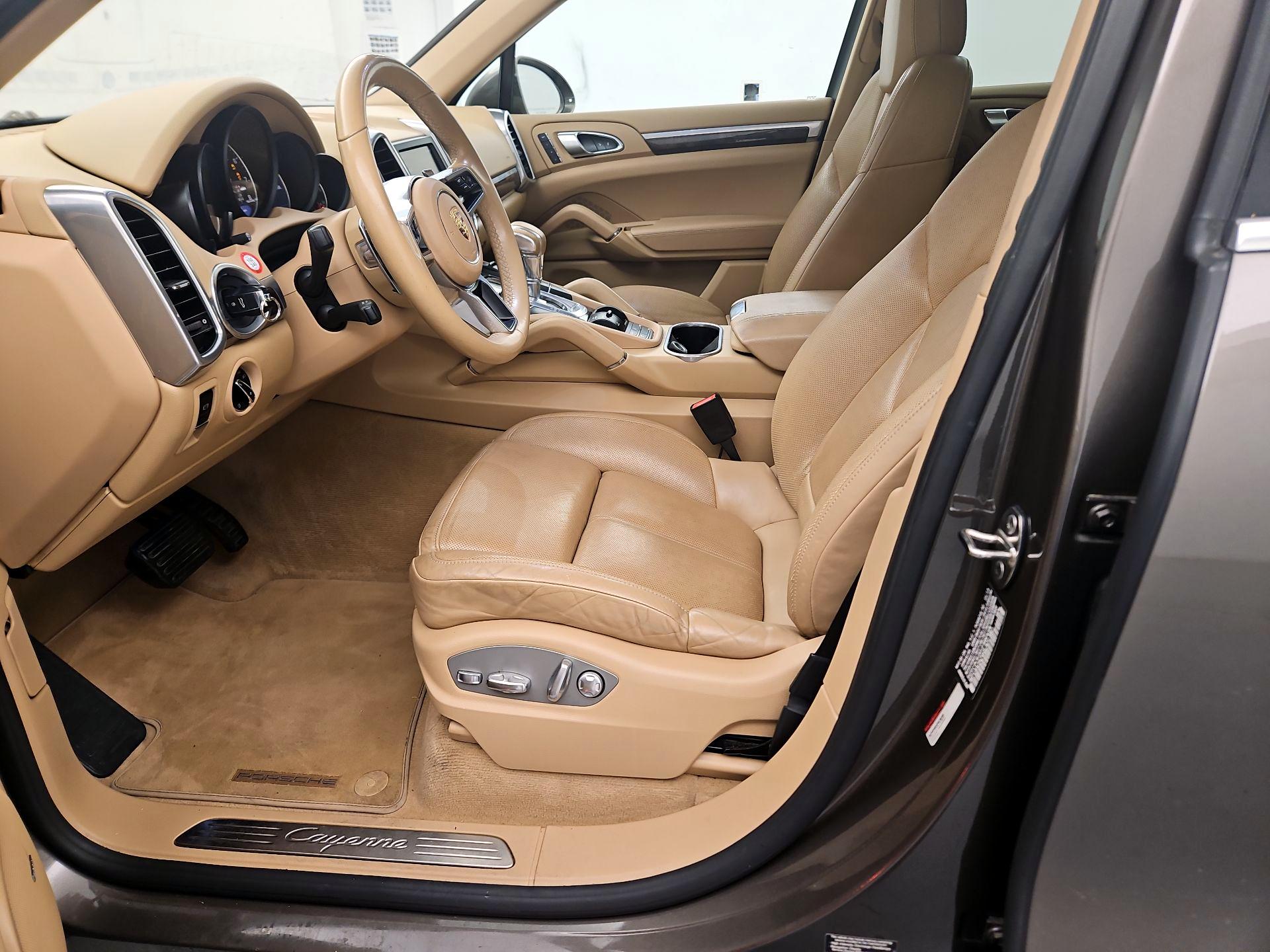 Thumbnail: 2016 Porsche Cayenne - 11