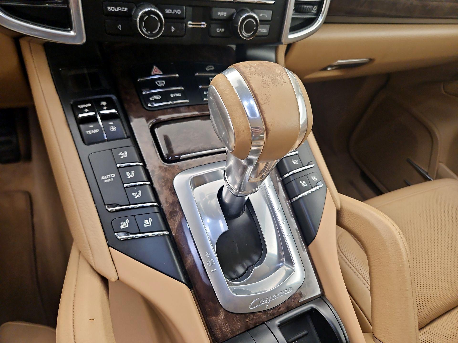 Thumbnail: 2016 Porsche Cayenne - 17