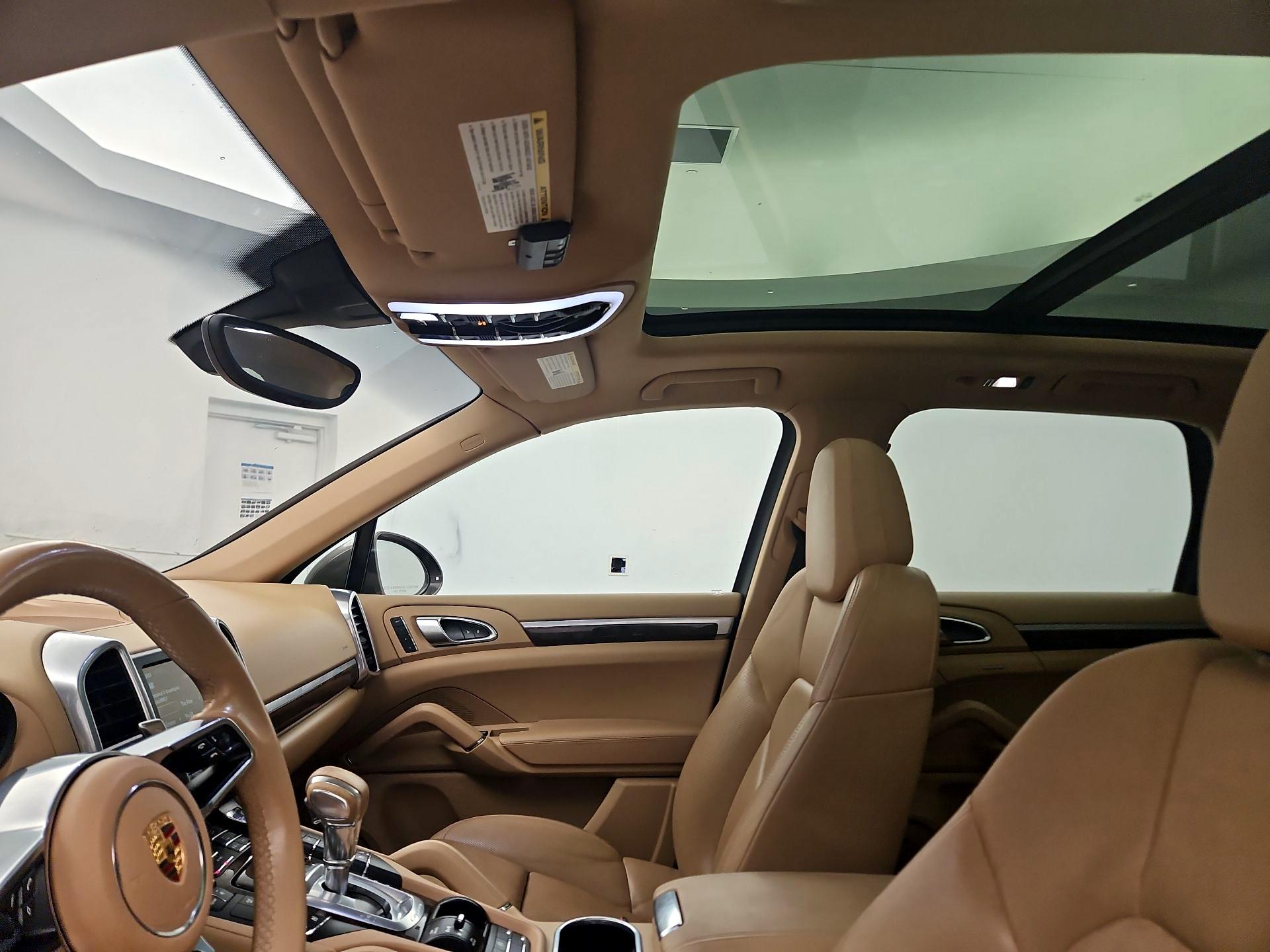 Thumbnail: 2016 Porsche Cayenne - 18