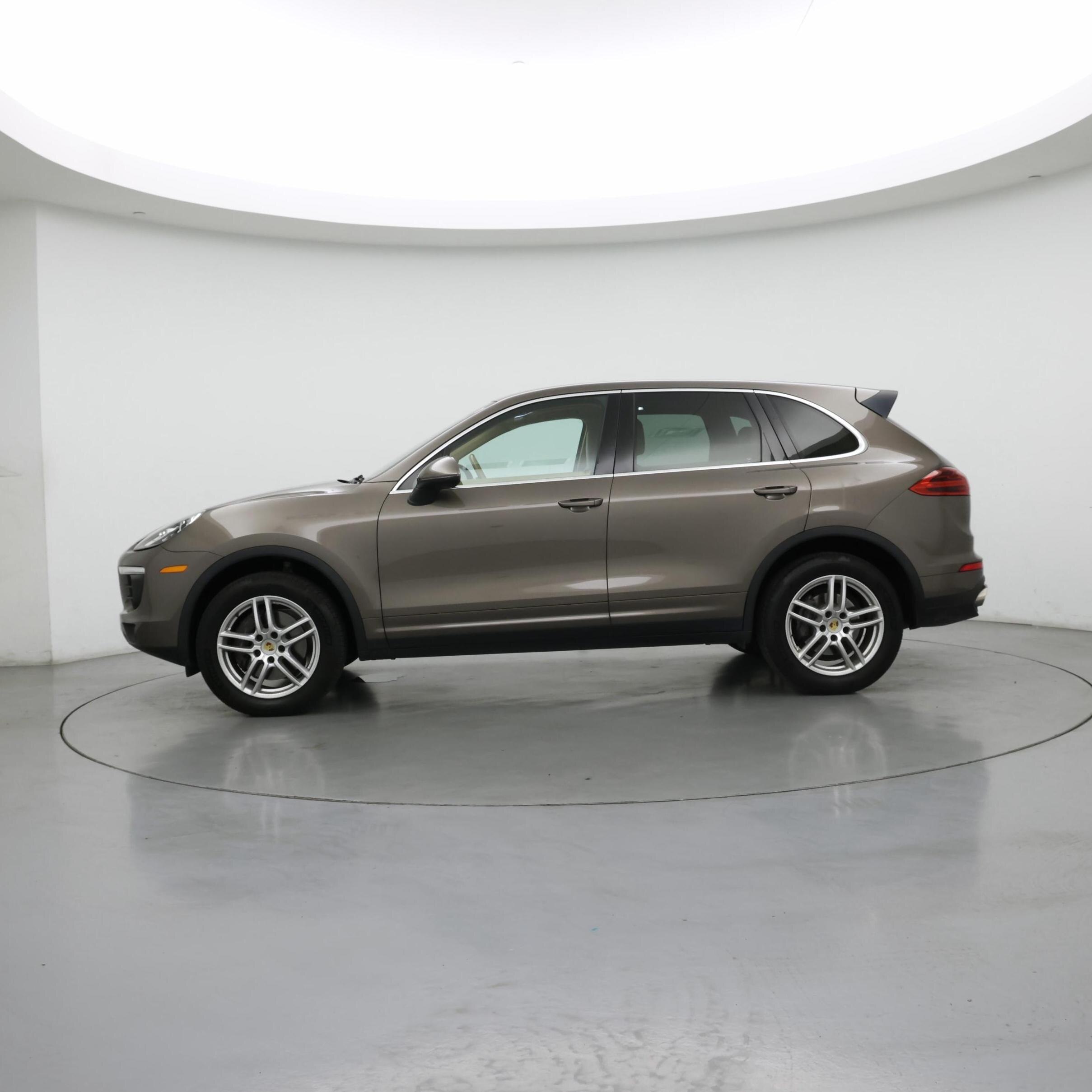 Thumbnail: 2016 Porsche Cayenne - 3