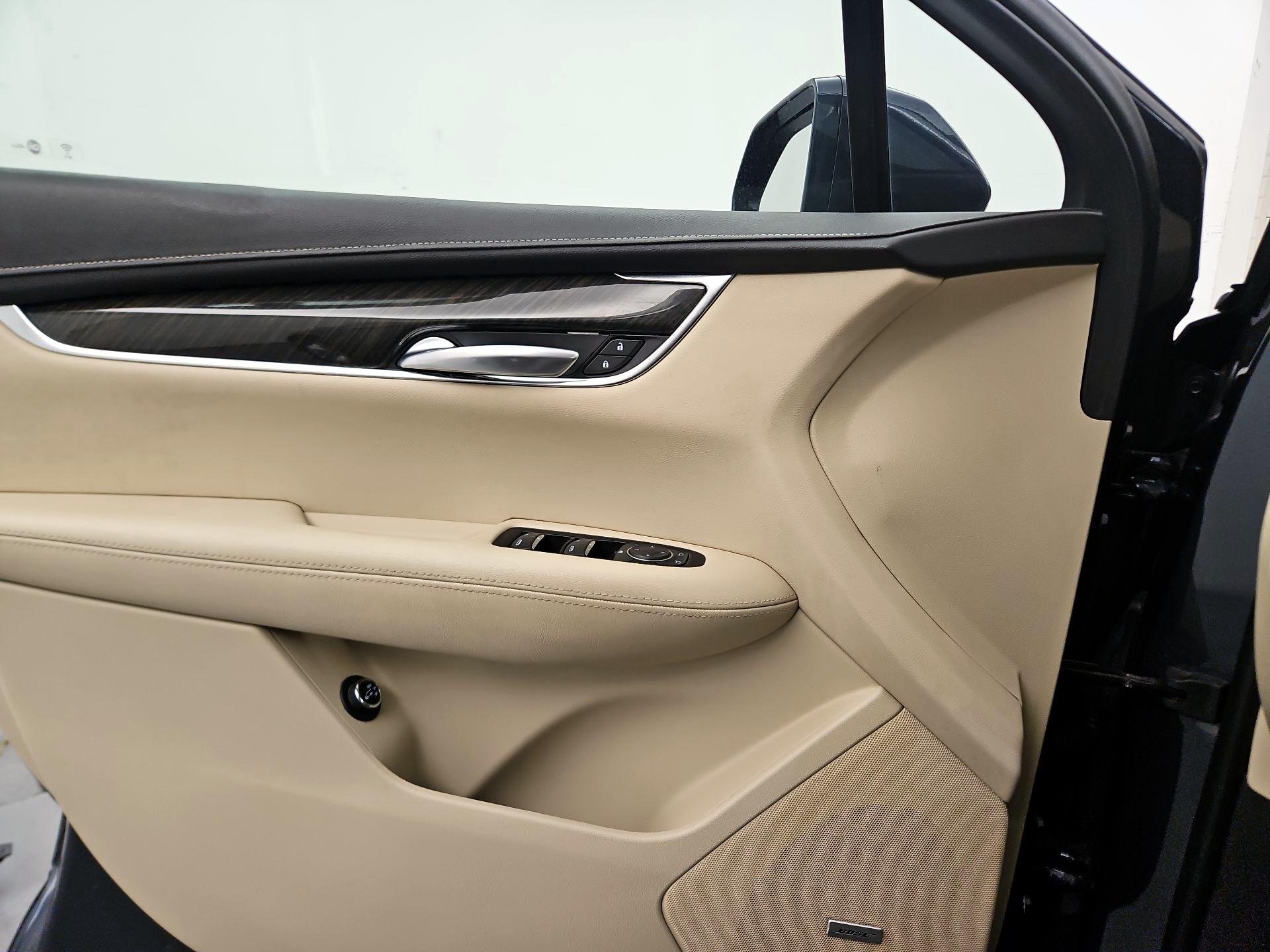 Thumbnail: 2018 Cadillac XT5 - 12