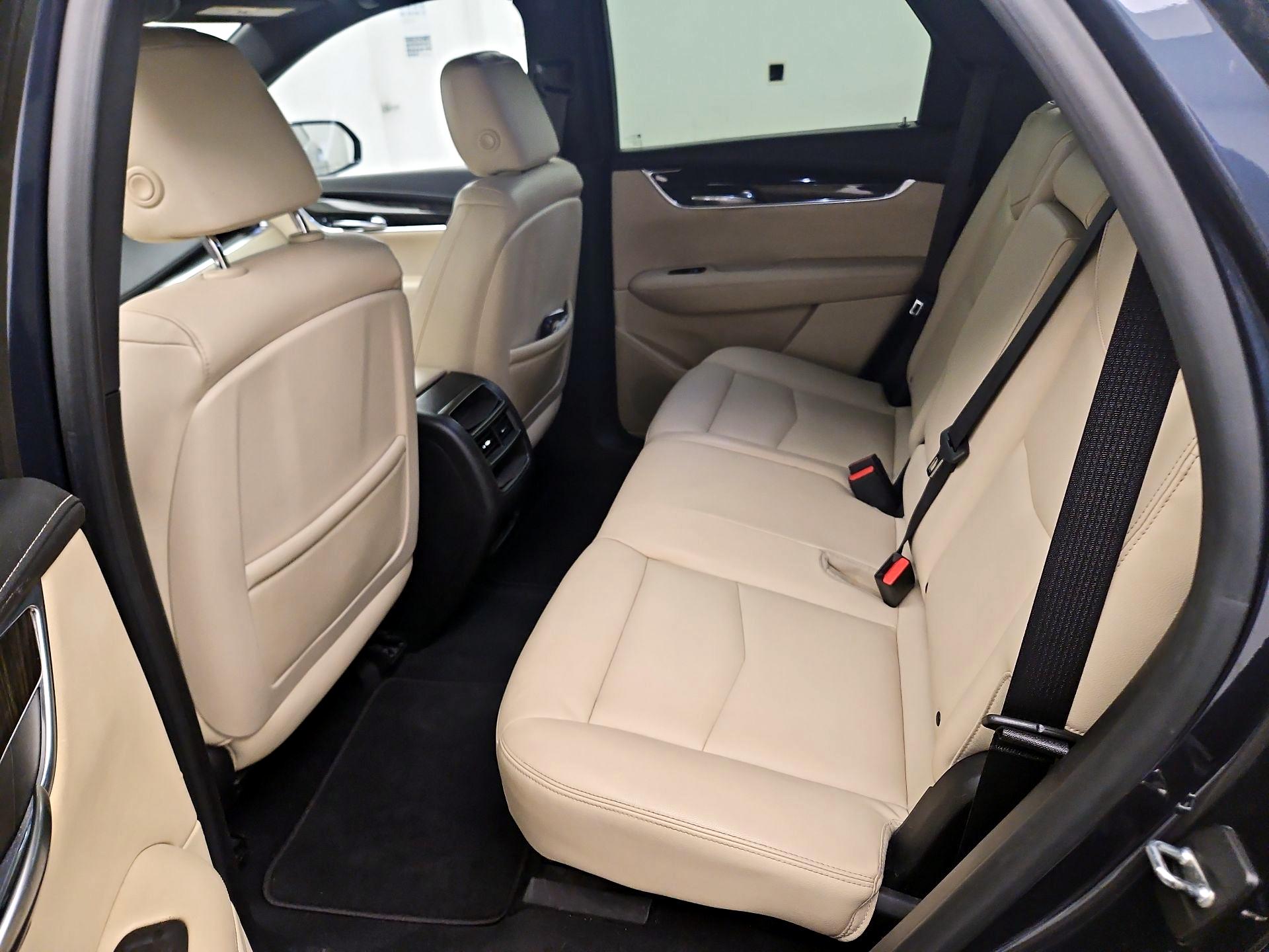 Thumbnail: 2018 Cadillac XT5 - 16