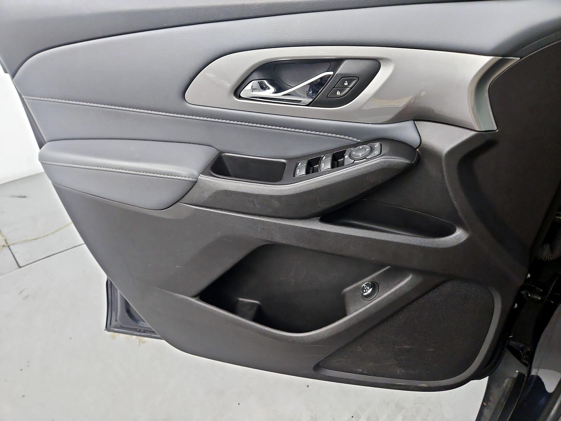 Thumbnail: 2020 Chevrolet Traverse - 12