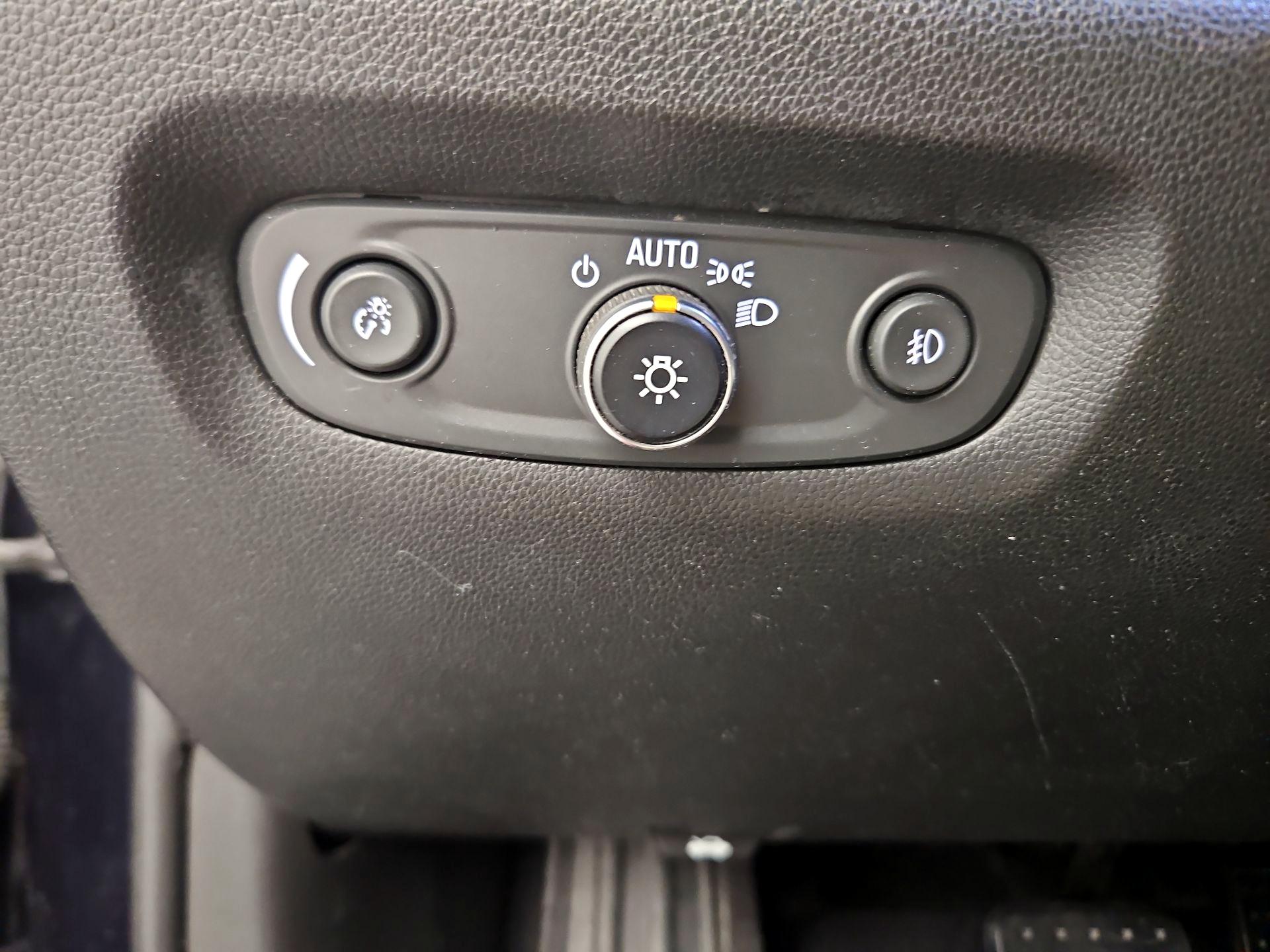 Thumbnail: 2020 Chevrolet Traverse - 13