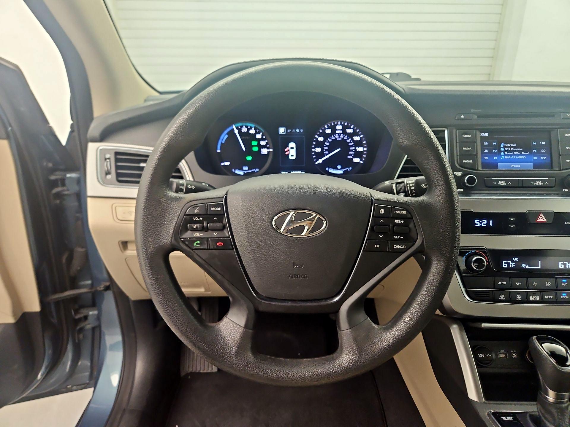 Thumbnail: 2016 Hyundai Sonata - 10