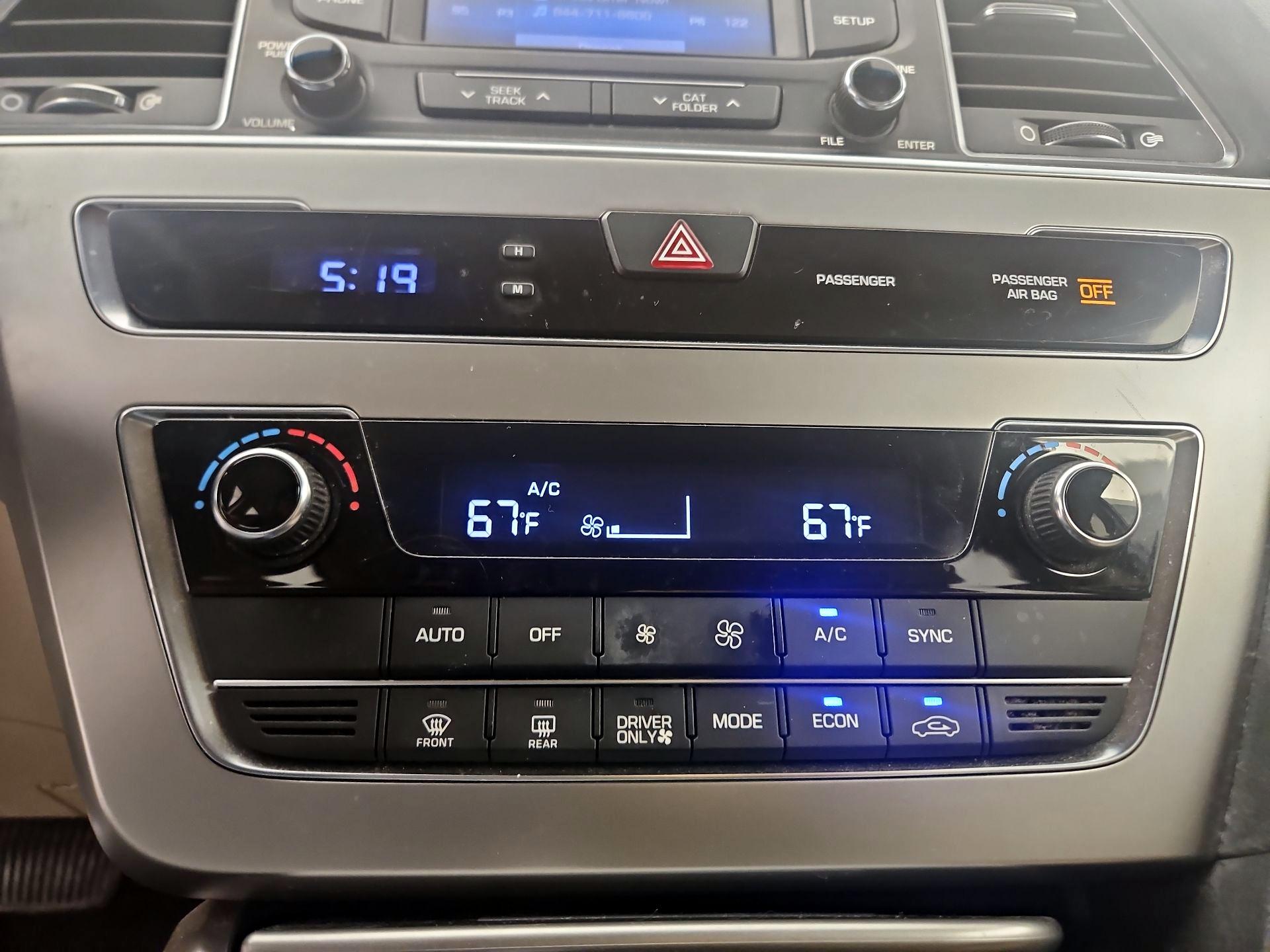 Thumbnail: 2016 Hyundai Sonata - 16