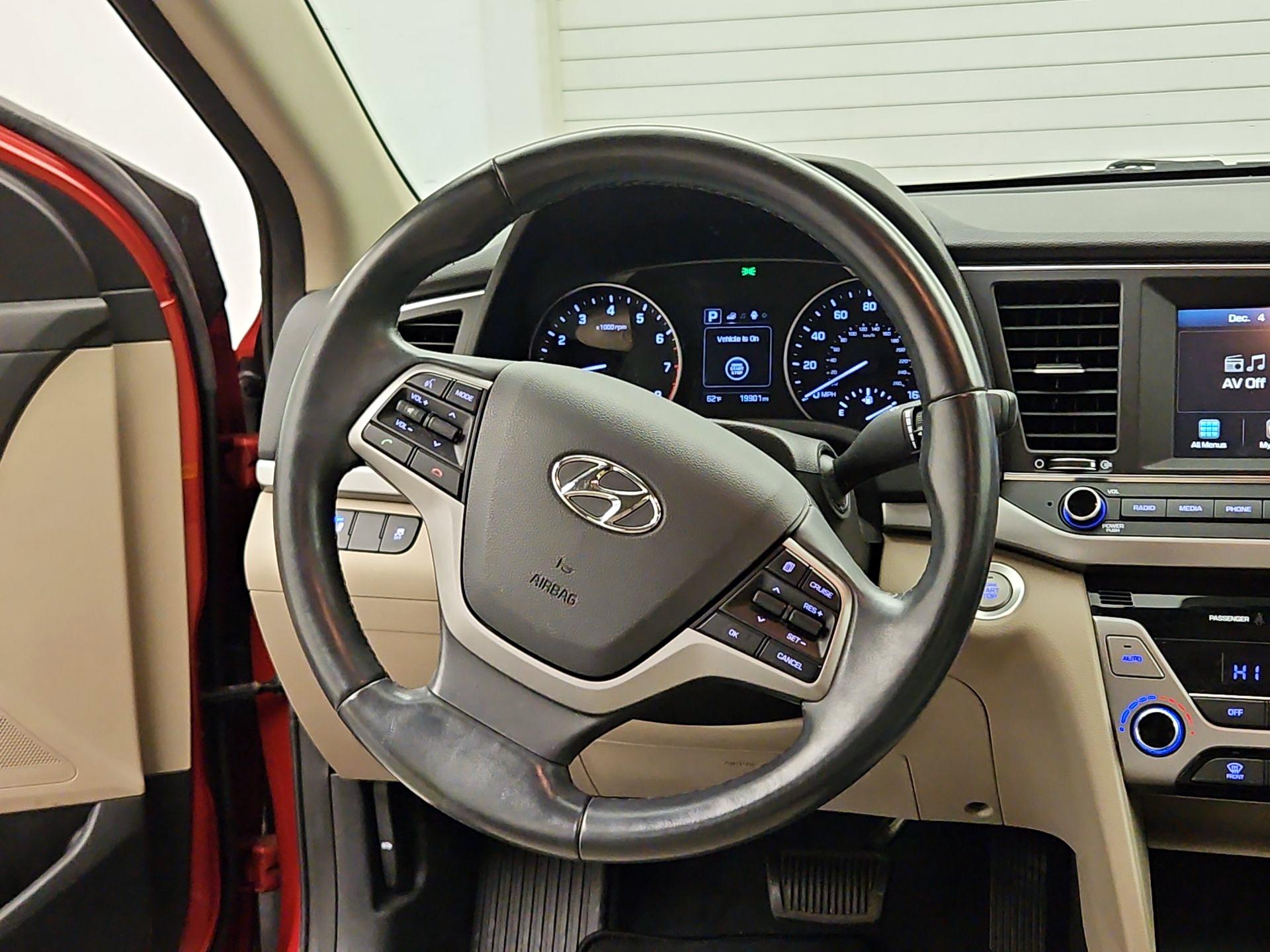 Thumbnail: 2017 Hyundai Elantra - 10