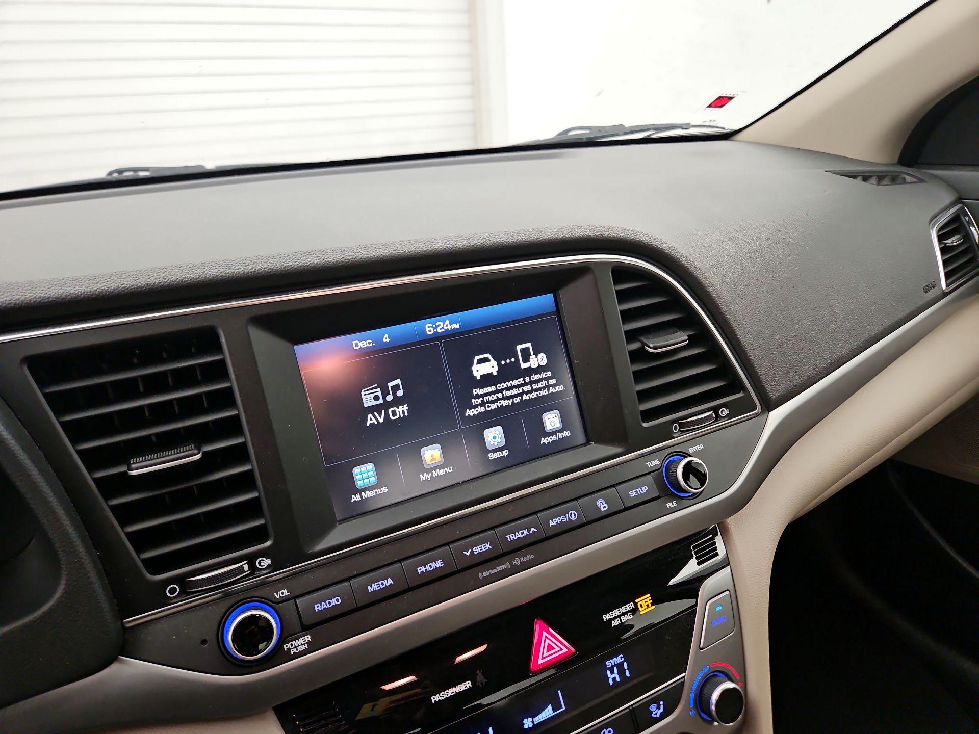 Thumbnail: 2017 Hyundai Elantra - 13