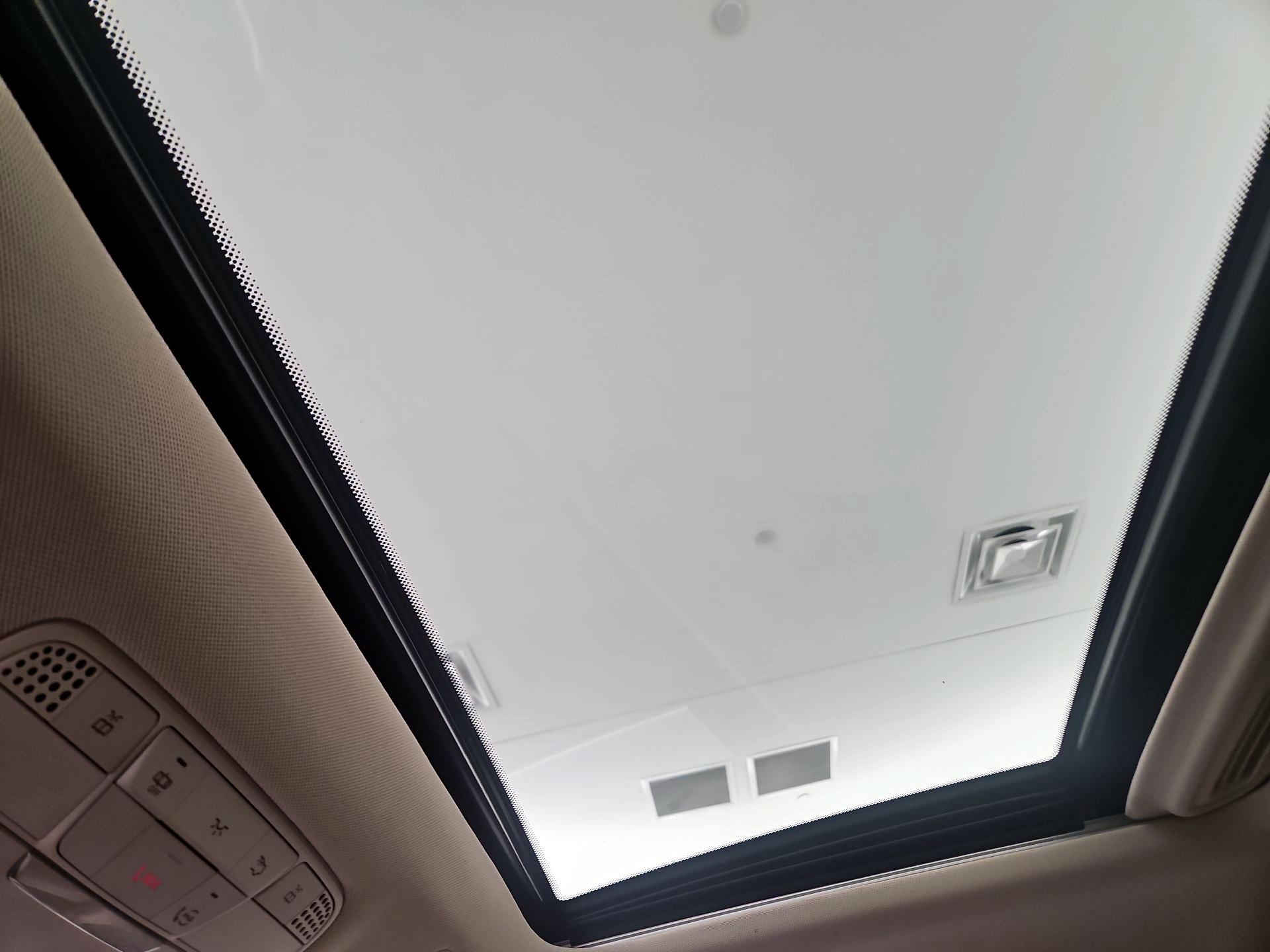 Thumbnail: 2021 Mercedes-Benz GLC - 16