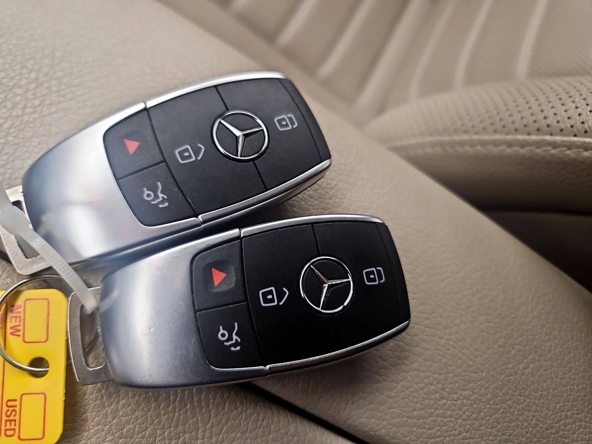 Thumbnail: 2021 Mercedes-Benz GLC - 20