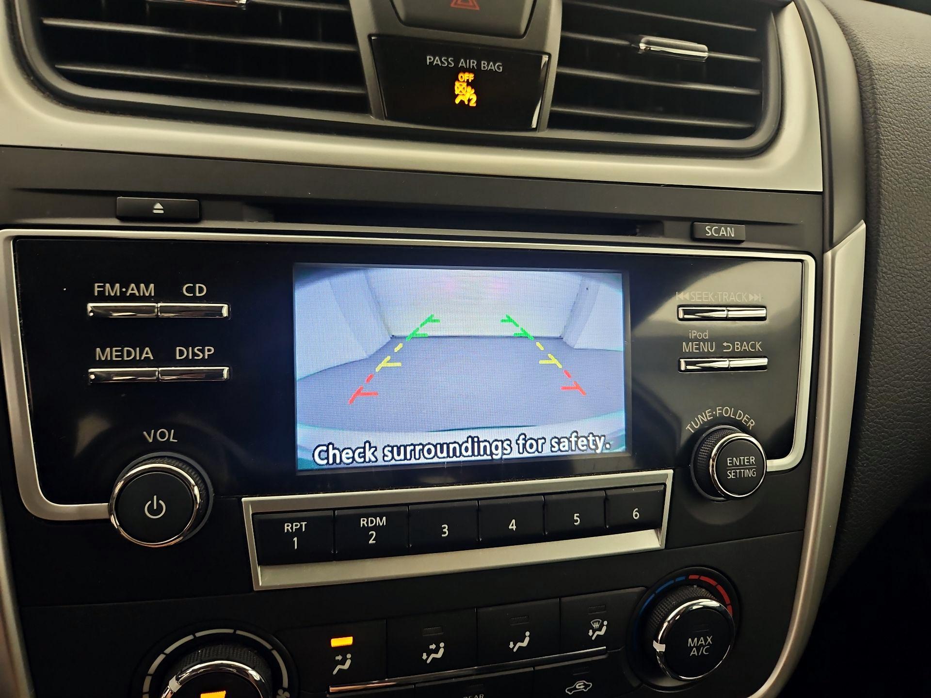 Thumbnail: 2017 Nissan Altima - 14