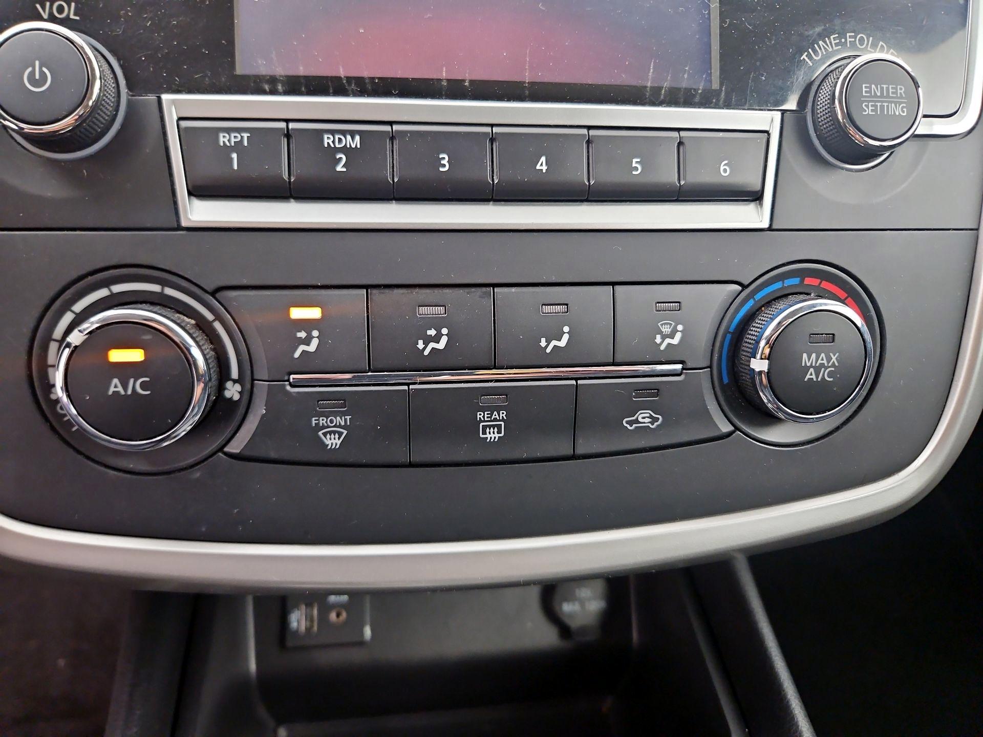 Thumbnail: 2017 Nissan Altima - 16