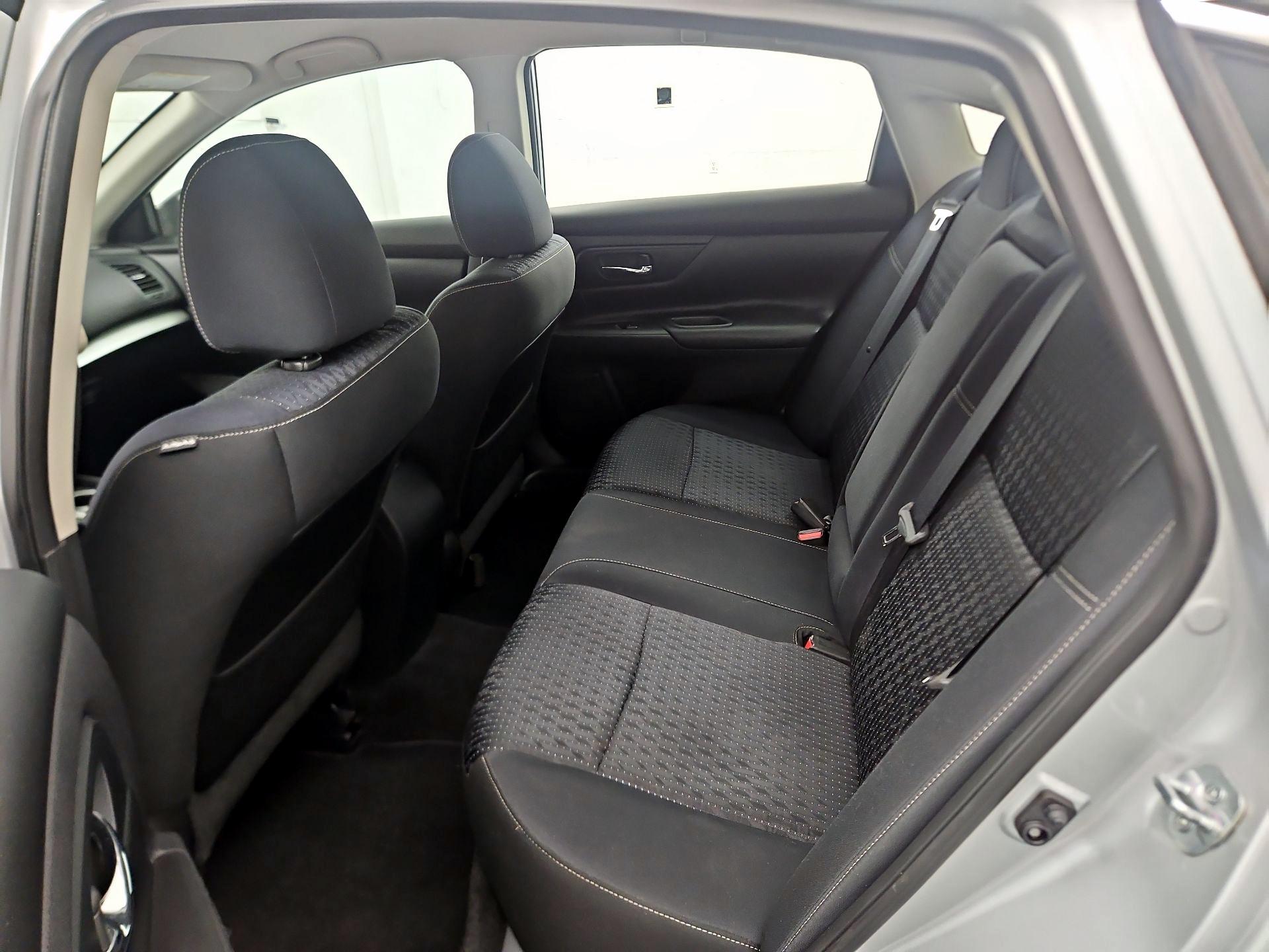 Thumbnail: 2017 Nissan Altima - 19