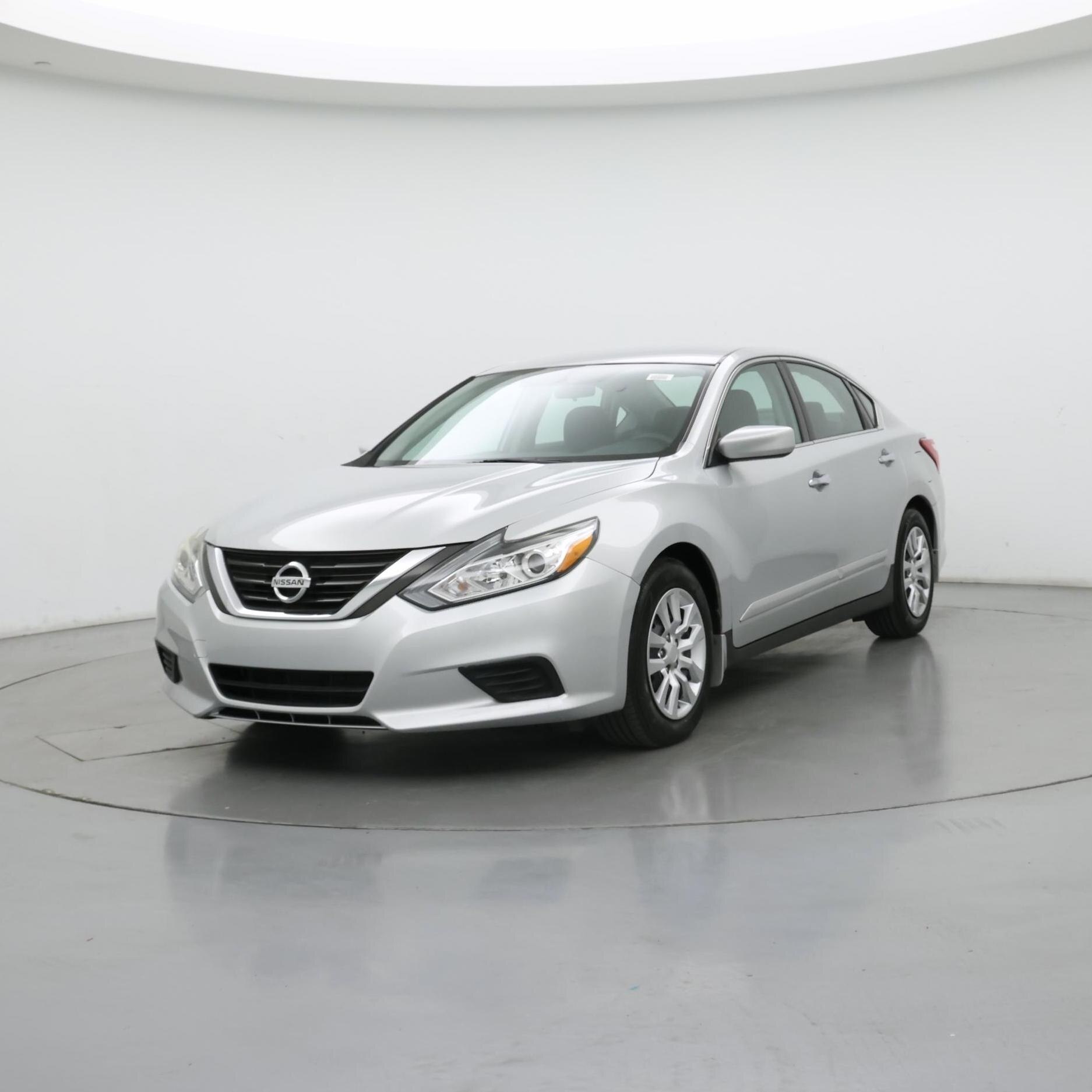 Thumbnail: 2017 Nissan Altima - 4