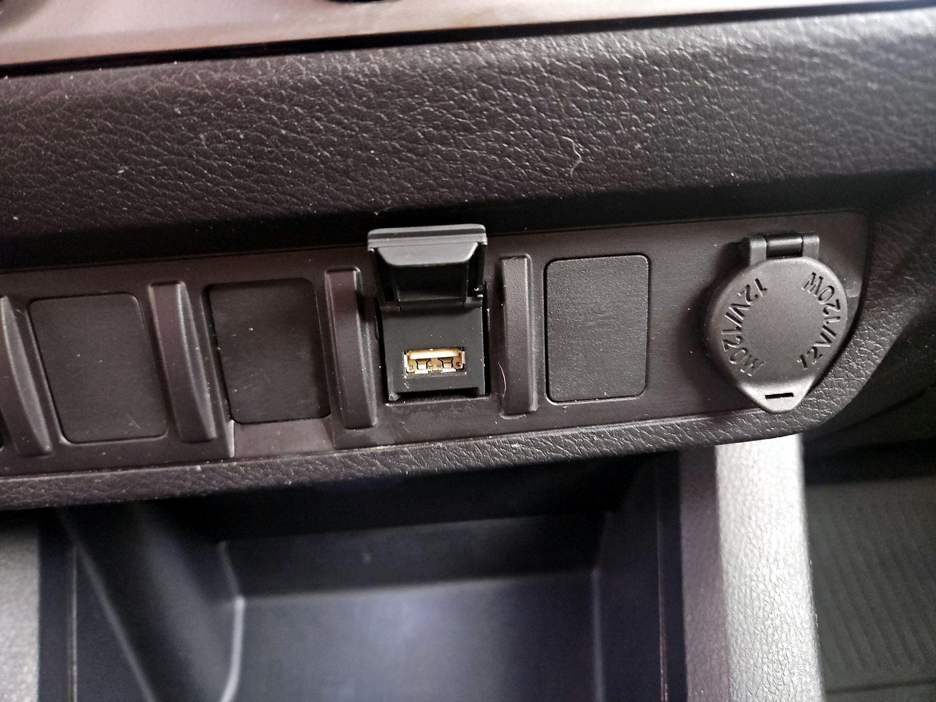 Thumbnail: 2021 Toyota Tacoma - 18