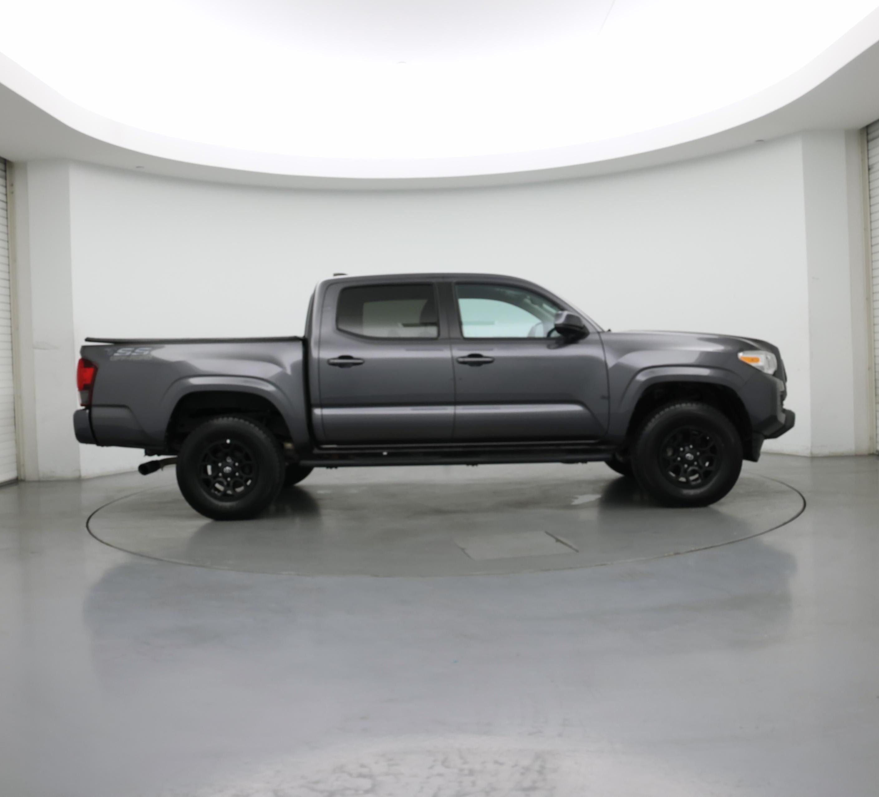 Thumbnail: 2021 Toyota Tacoma - 7