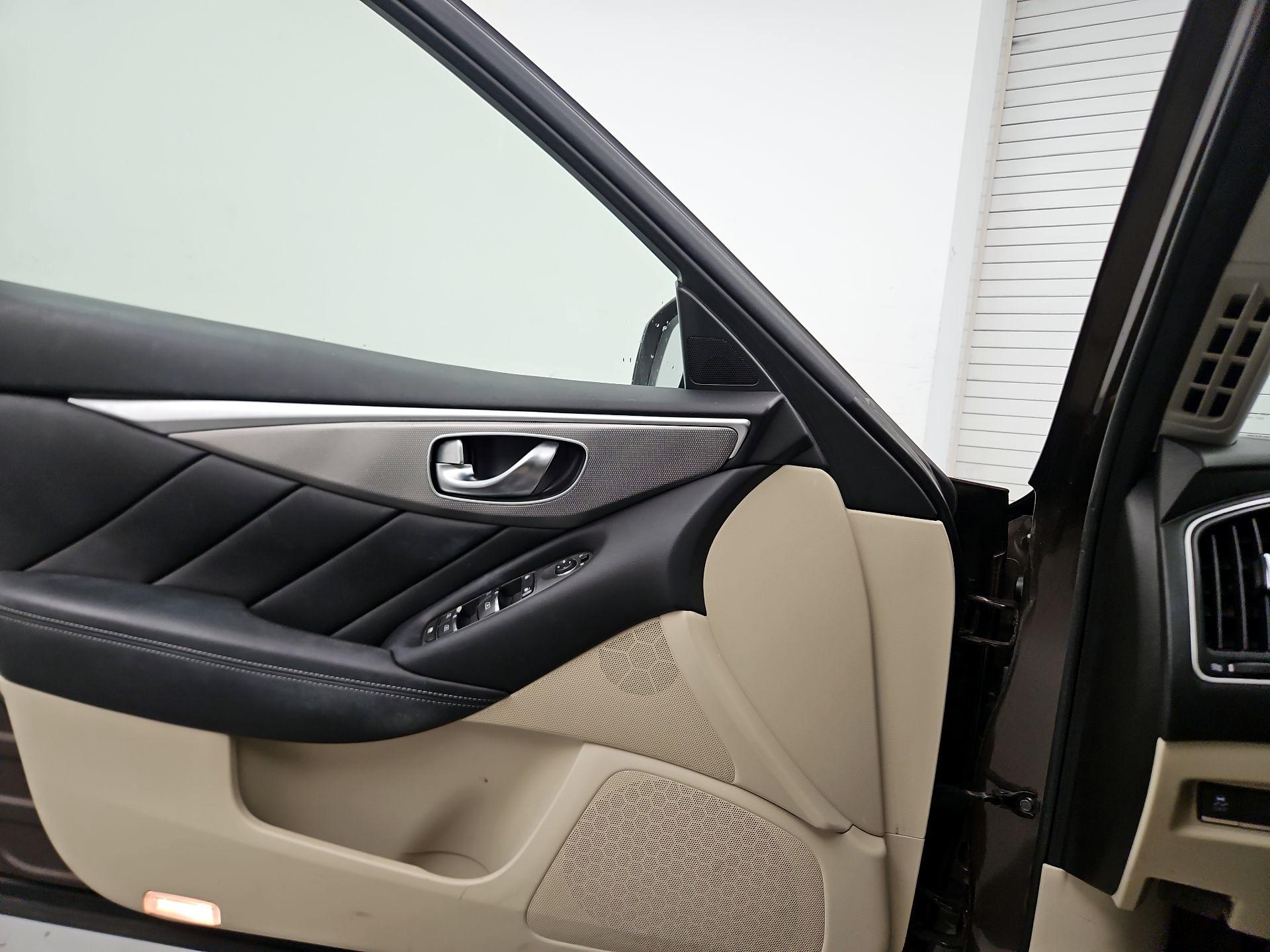 Thumbnail: 2015 INFINITI Q50 - 12