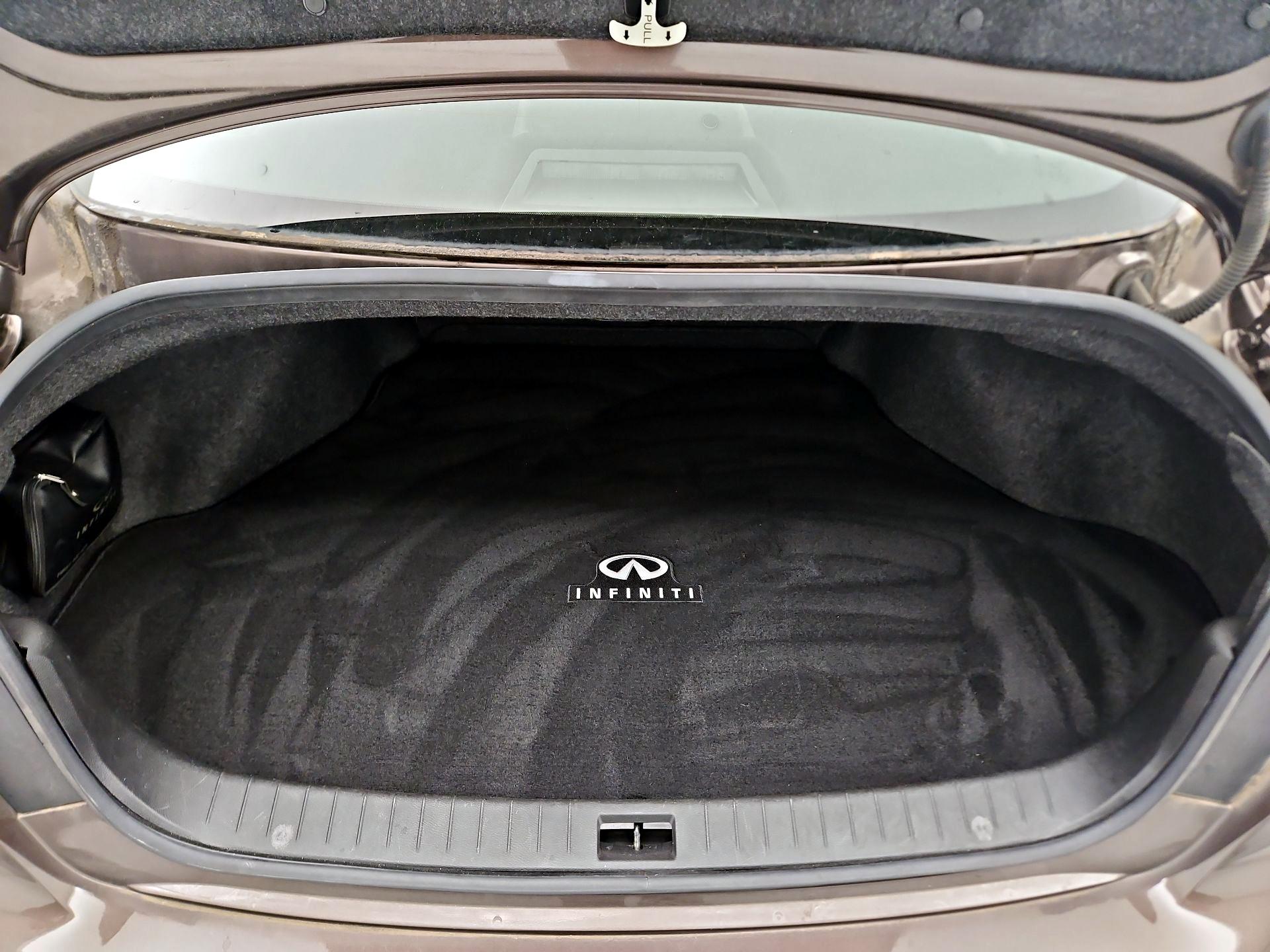 Thumbnail: 2015 INFINITI Q50 - 18