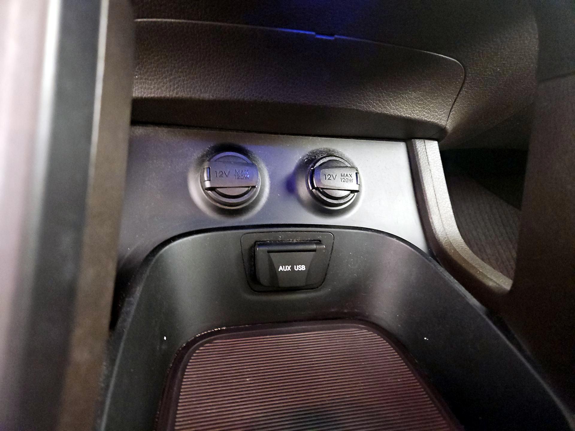 Thumbnail: 2014 Hyundai Santa Fe - 18