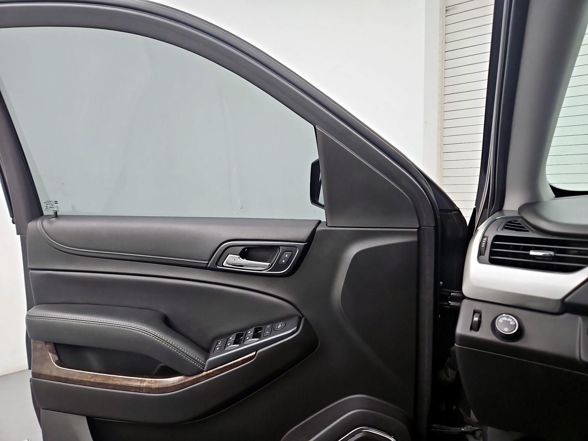 Thumbnail: 2017 Chevrolet Suburban - 12