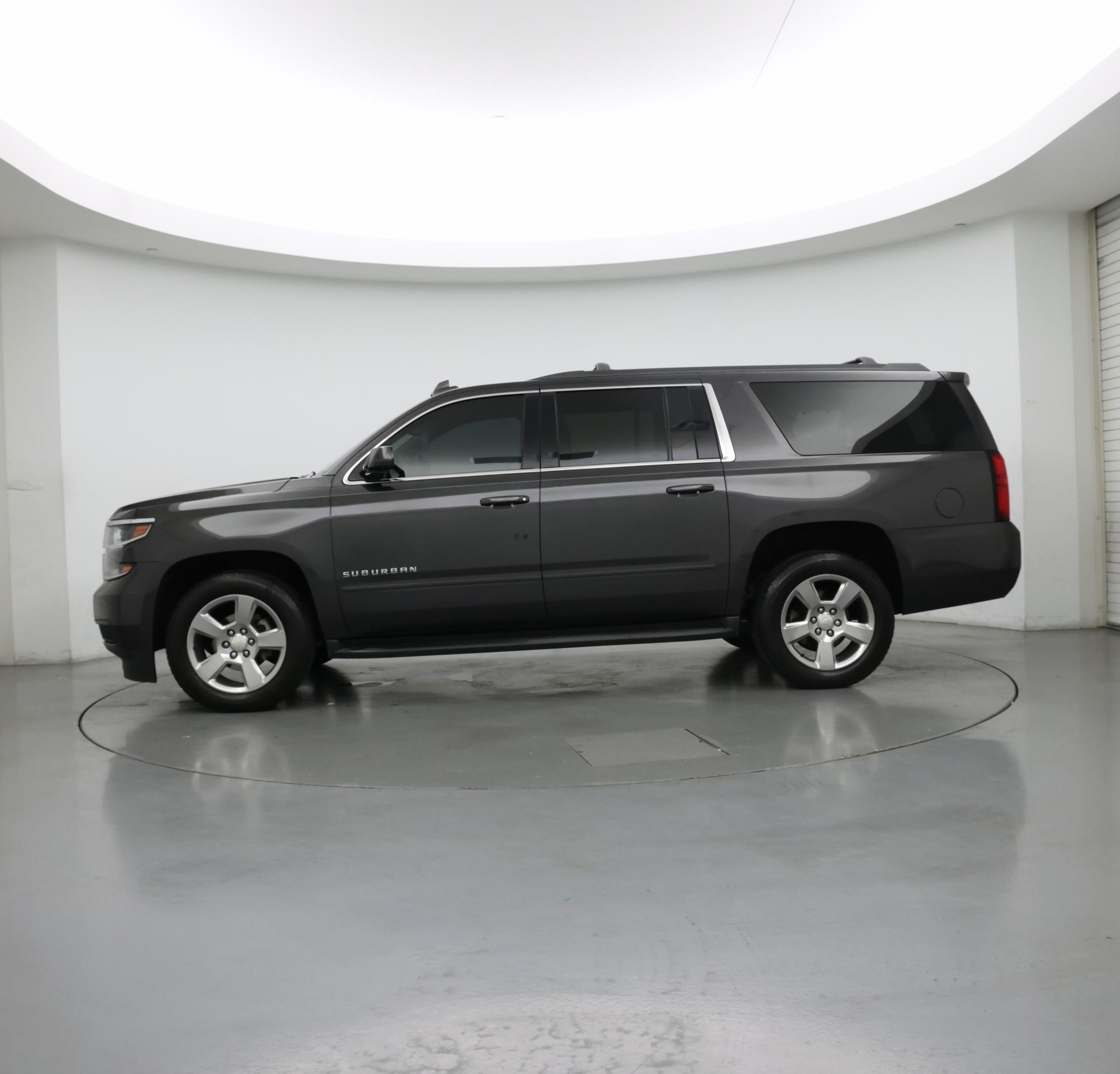 Thumbnail: 2017 Chevrolet Suburban - 3