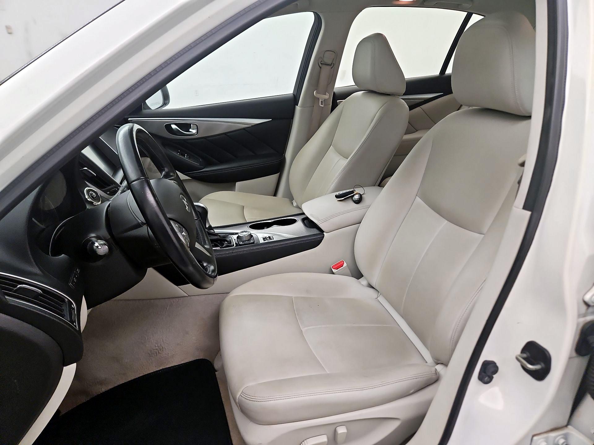 Thumbnail: 2015 INFINITI Q50 - 11