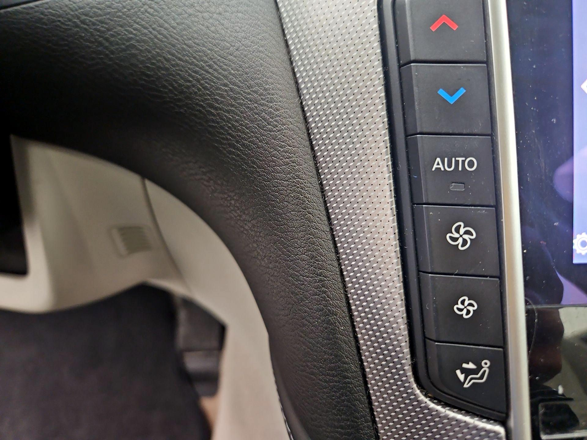 Thumbnail: 2015 INFINITI Q50 - 16