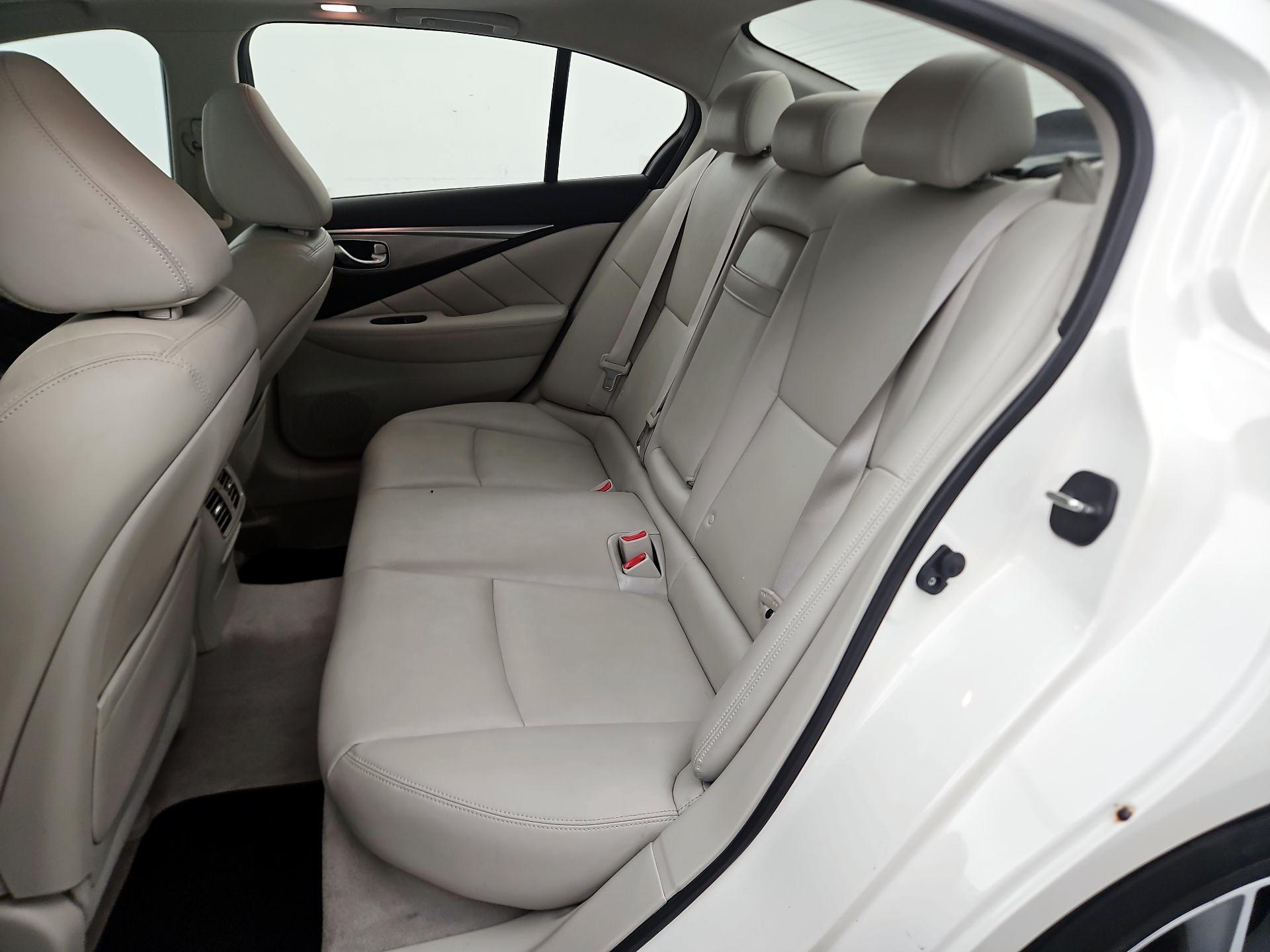 Thumbnail: 2015 INFINITI Q50 - 19