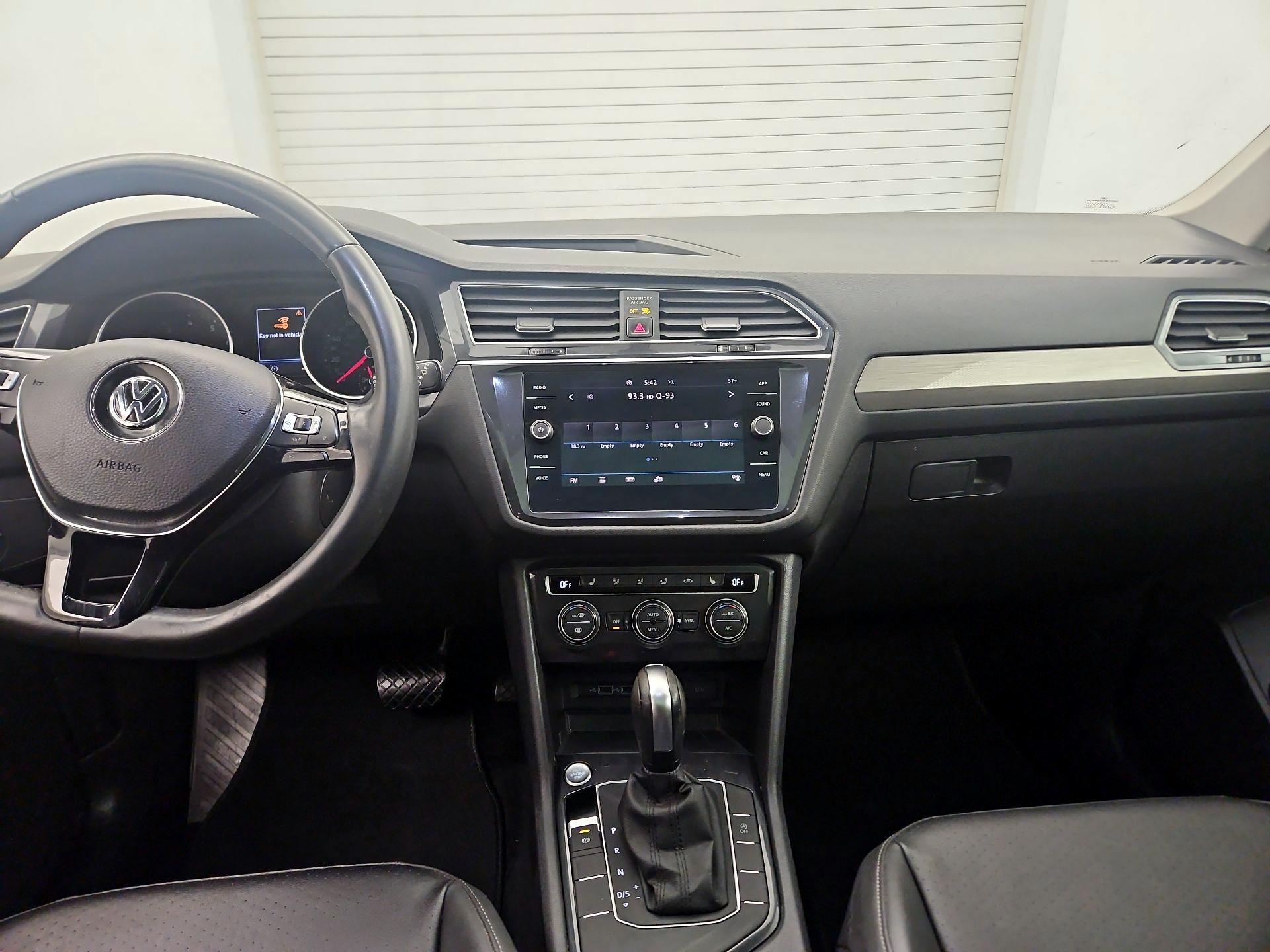 Thumbnail: 2020 Volkswagen Tiguan - 9