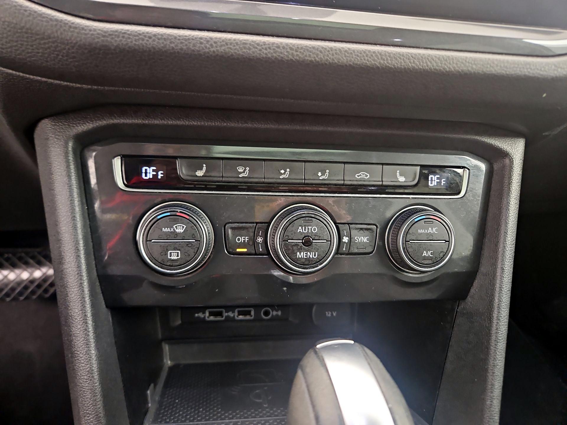 Thumbnail: 2020 Volkswagen Tiguan - 16